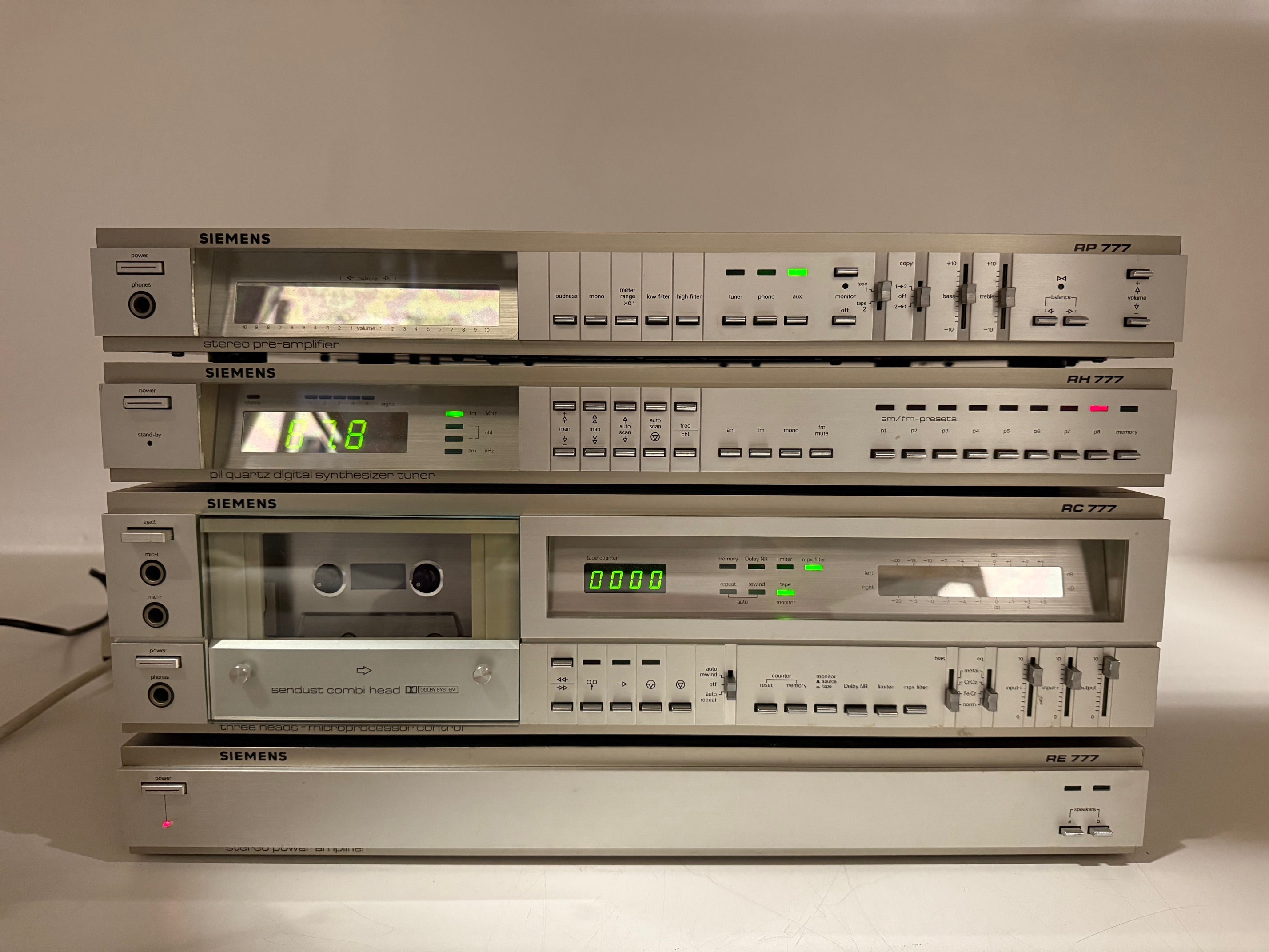 Siemens RP777 Pre-Amp / RH777 Tuner / RC777 Cassette Deck / RE777 Power Amp