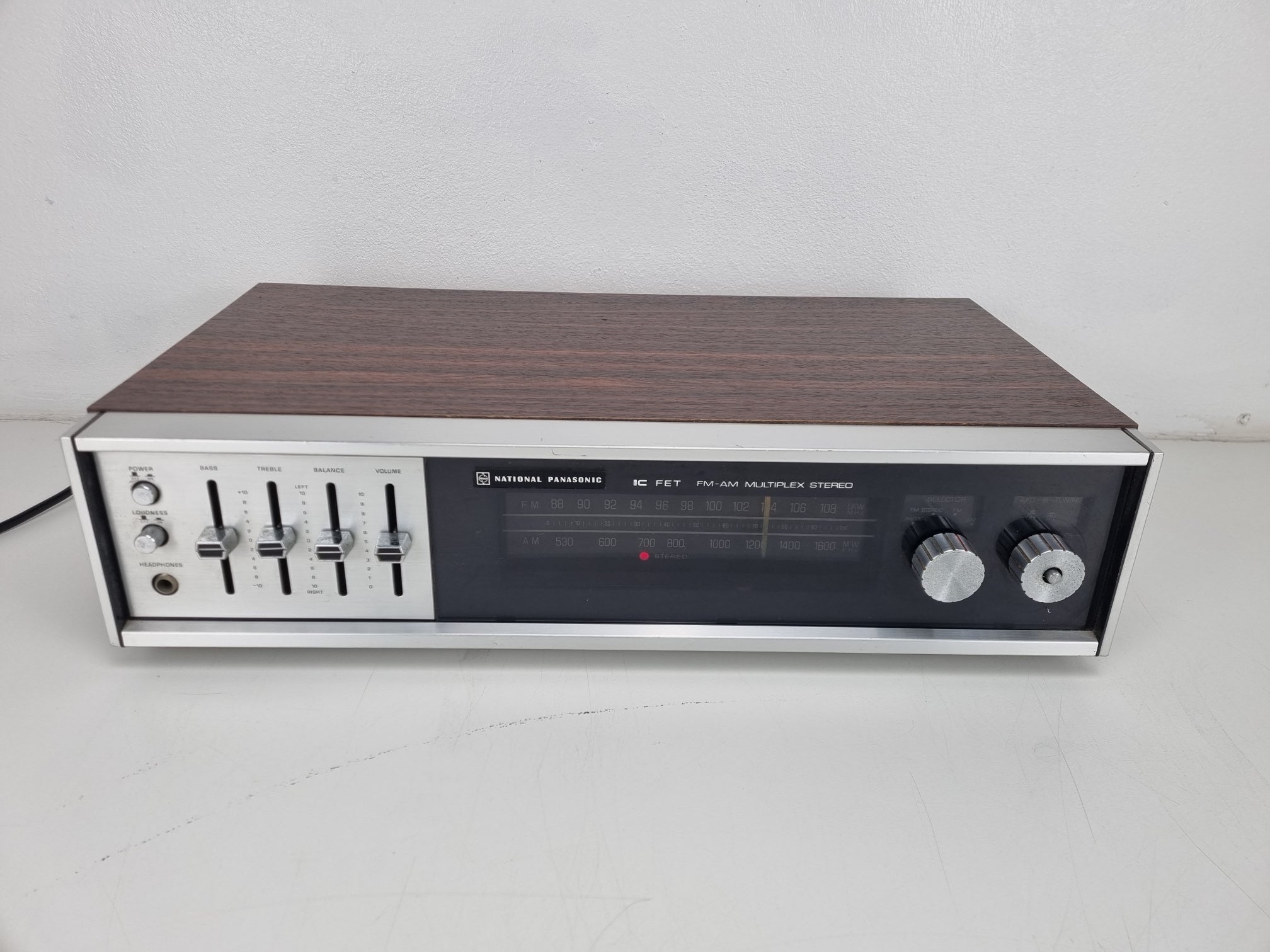 Panasonic RE-7720BS - FM-AM Stereo - New Lights - Potentionmeter Cleaned