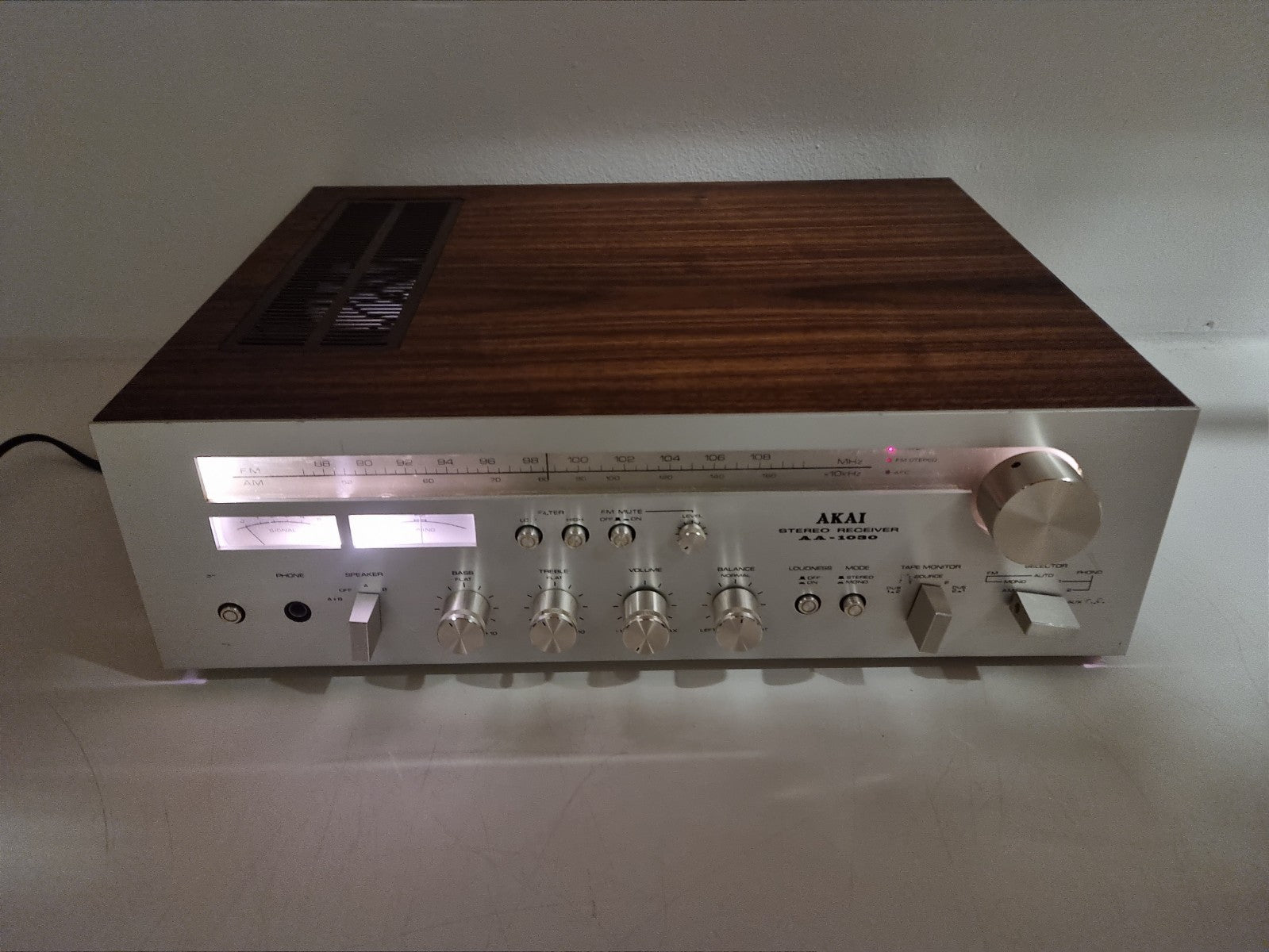 Akai AA 1030 Stereo Receiver