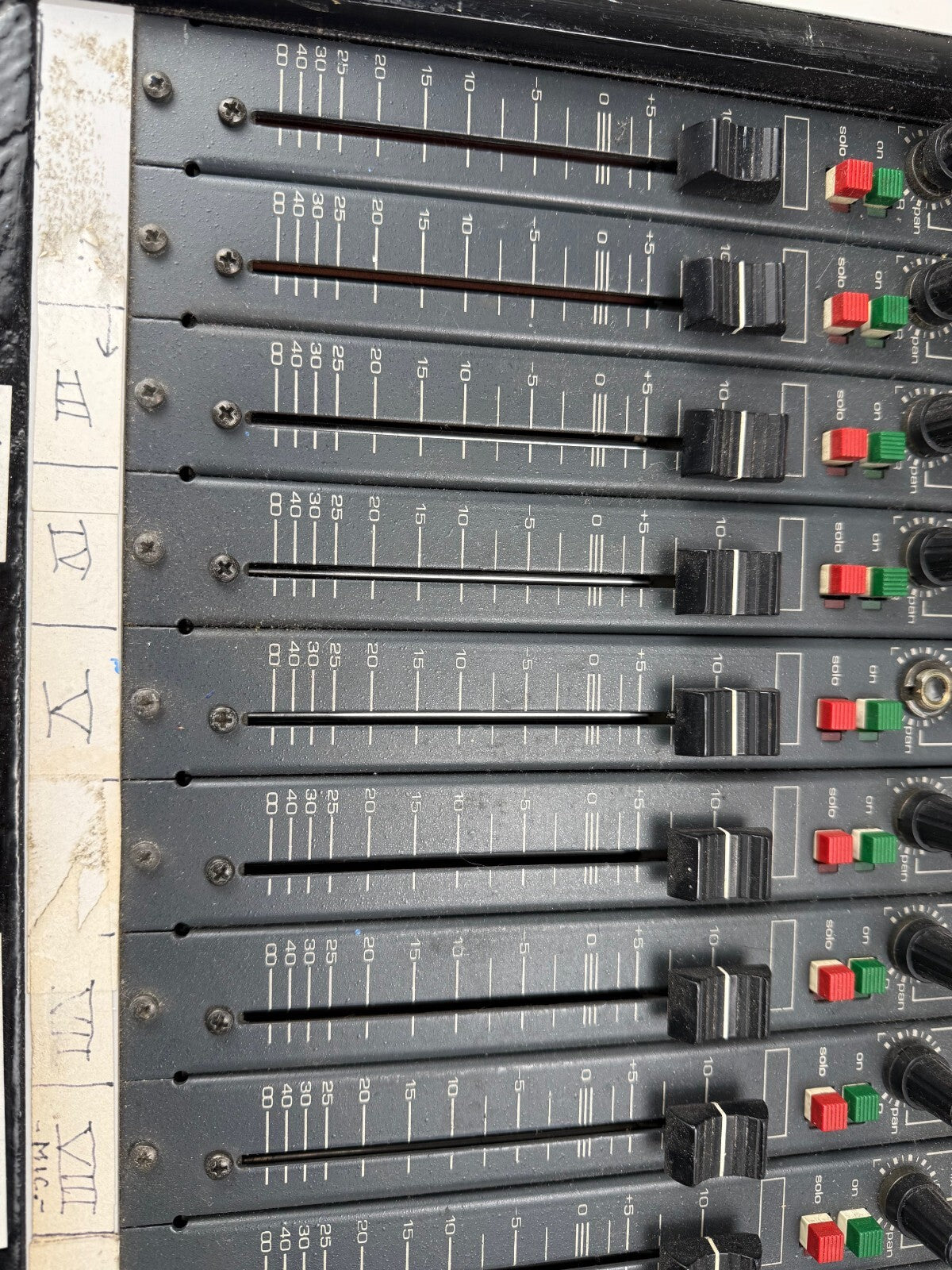 D&R Stylyx Analog Mixer 16-4-2 - No power supply