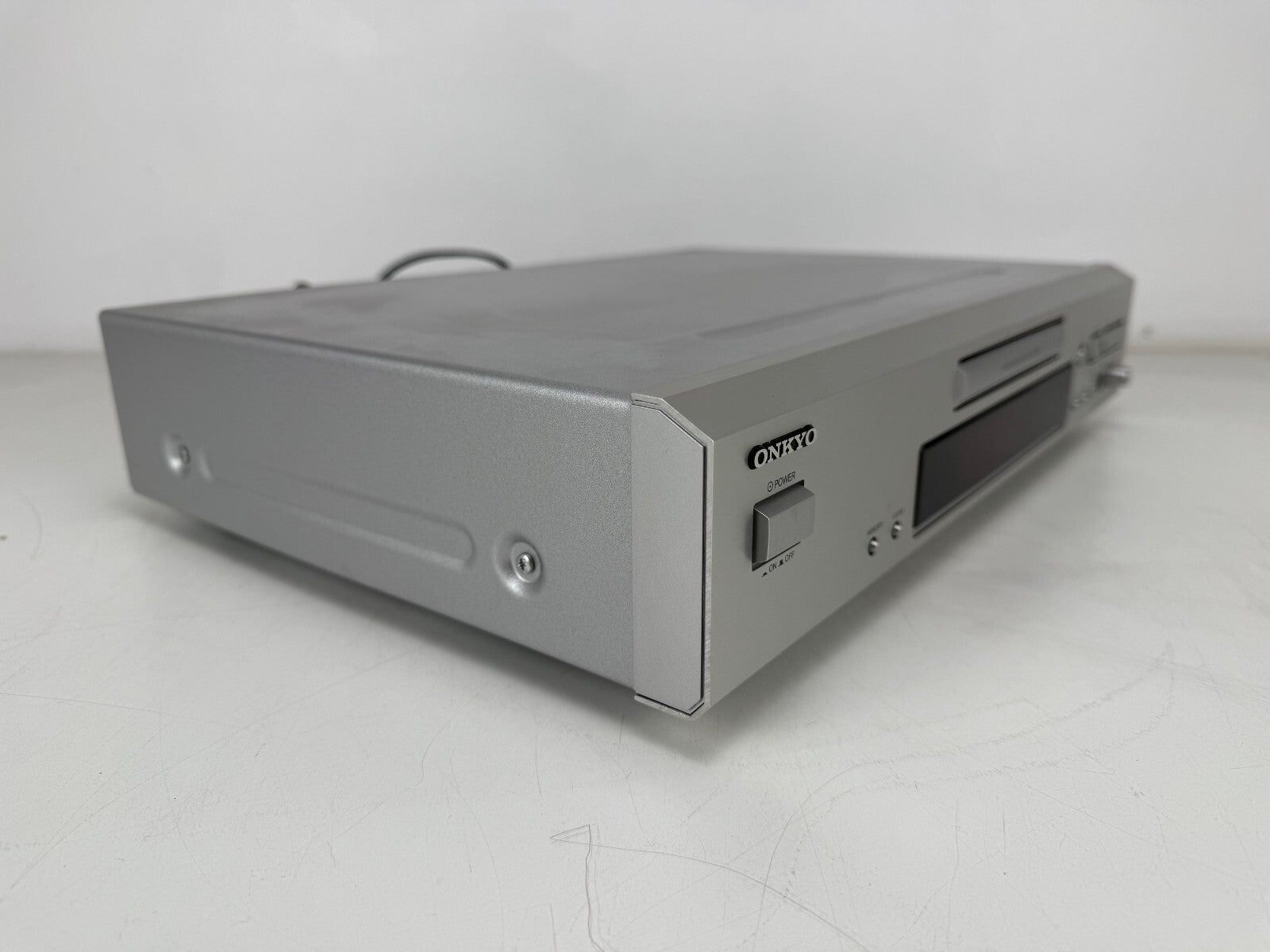 Onkyo DX-7333 cd-speler met originele doos, afstandsbediening en handleidingen.