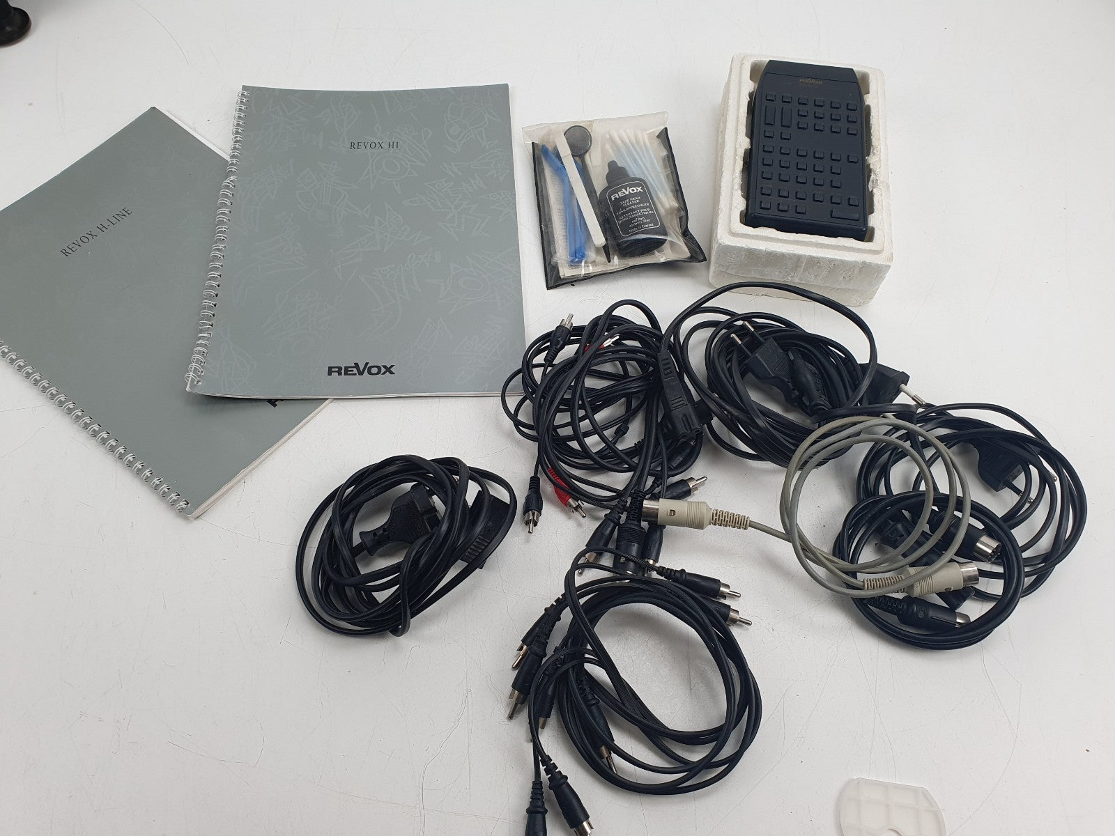 Revox H1 / H2 / H5 / H6 Set – Cassette + CD + Versterker + Tuner – Afstandsbediening/Handleidingen