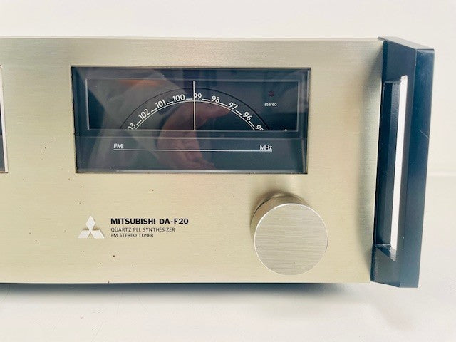 Mitsubishi DA-F20 Quartz PLL Synthesizer FM Stereo Tuner