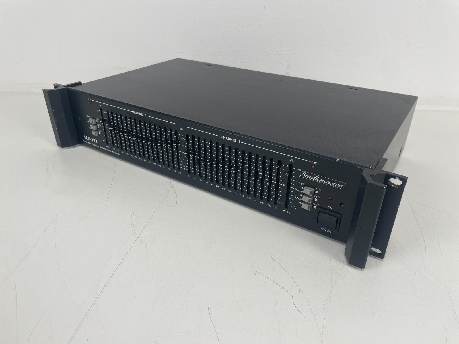 Studiomaster SEQ-152 Pro Graphic Equalizer