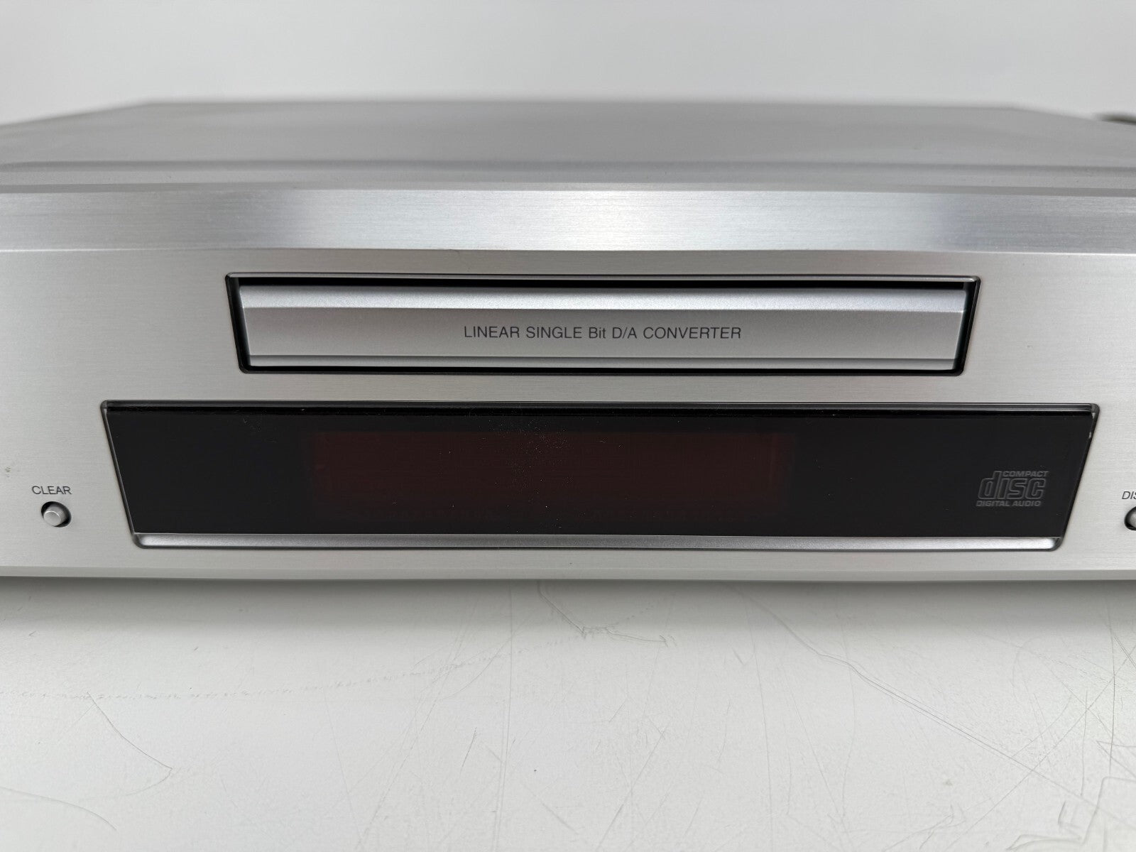 Onkyo DX-7333 cd-speler met originele doos, afstandsbediening en handleidingen.