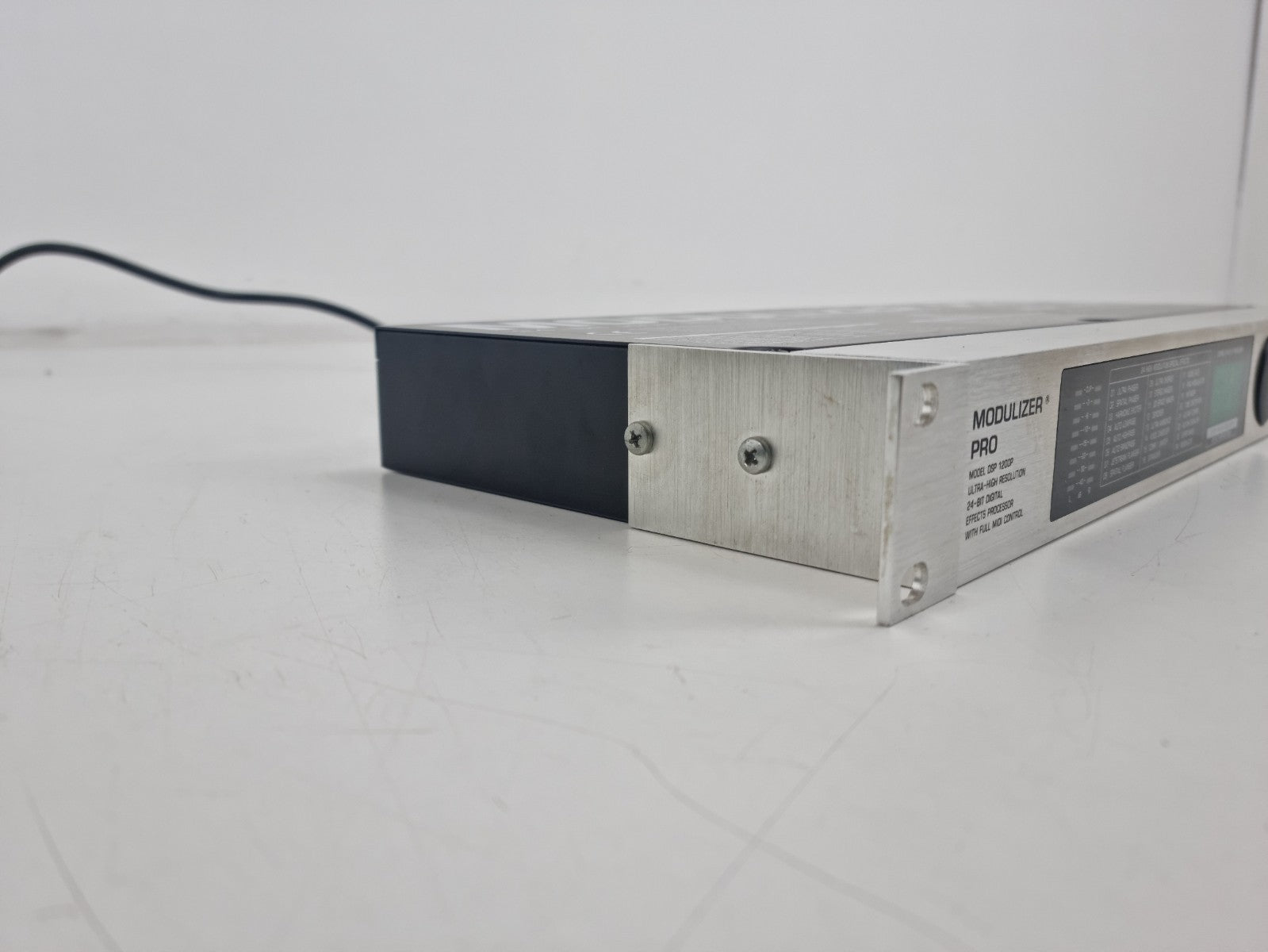 Behringer DSP 1200P Modulizer Pro - In new condition