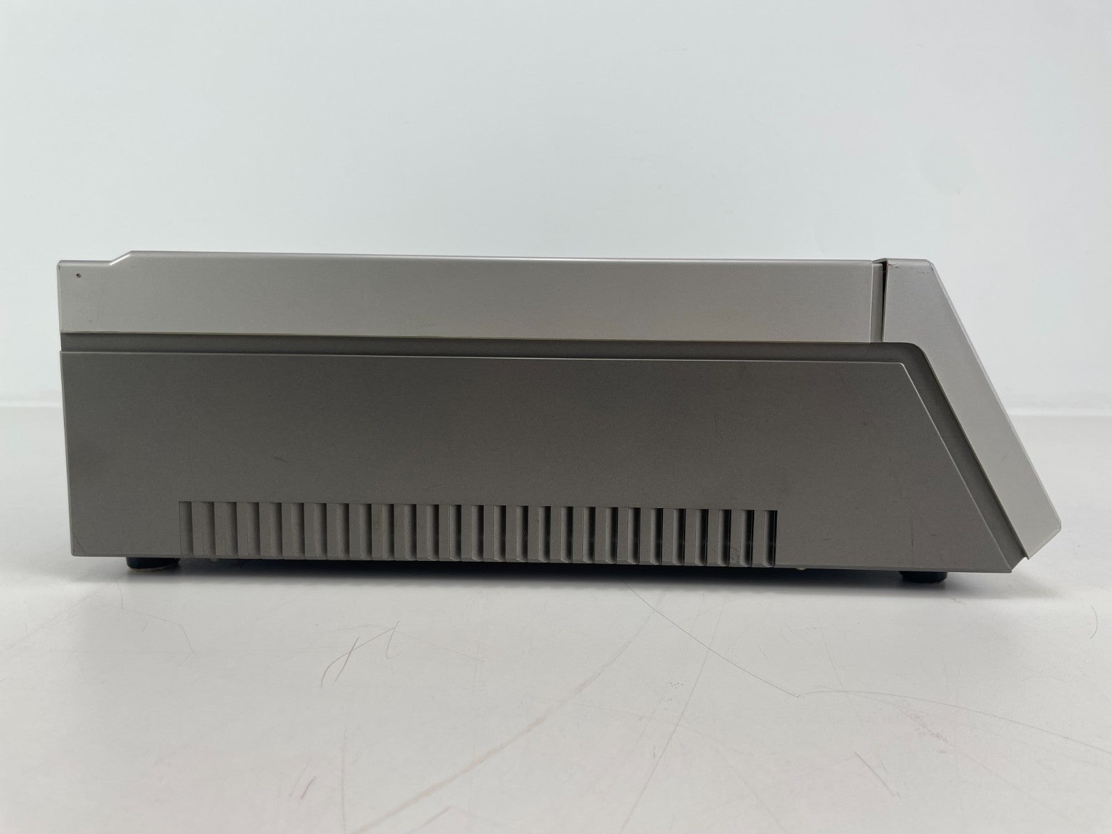 Akai VS-5EG VHS Video Cassette Recorder - Sold as is