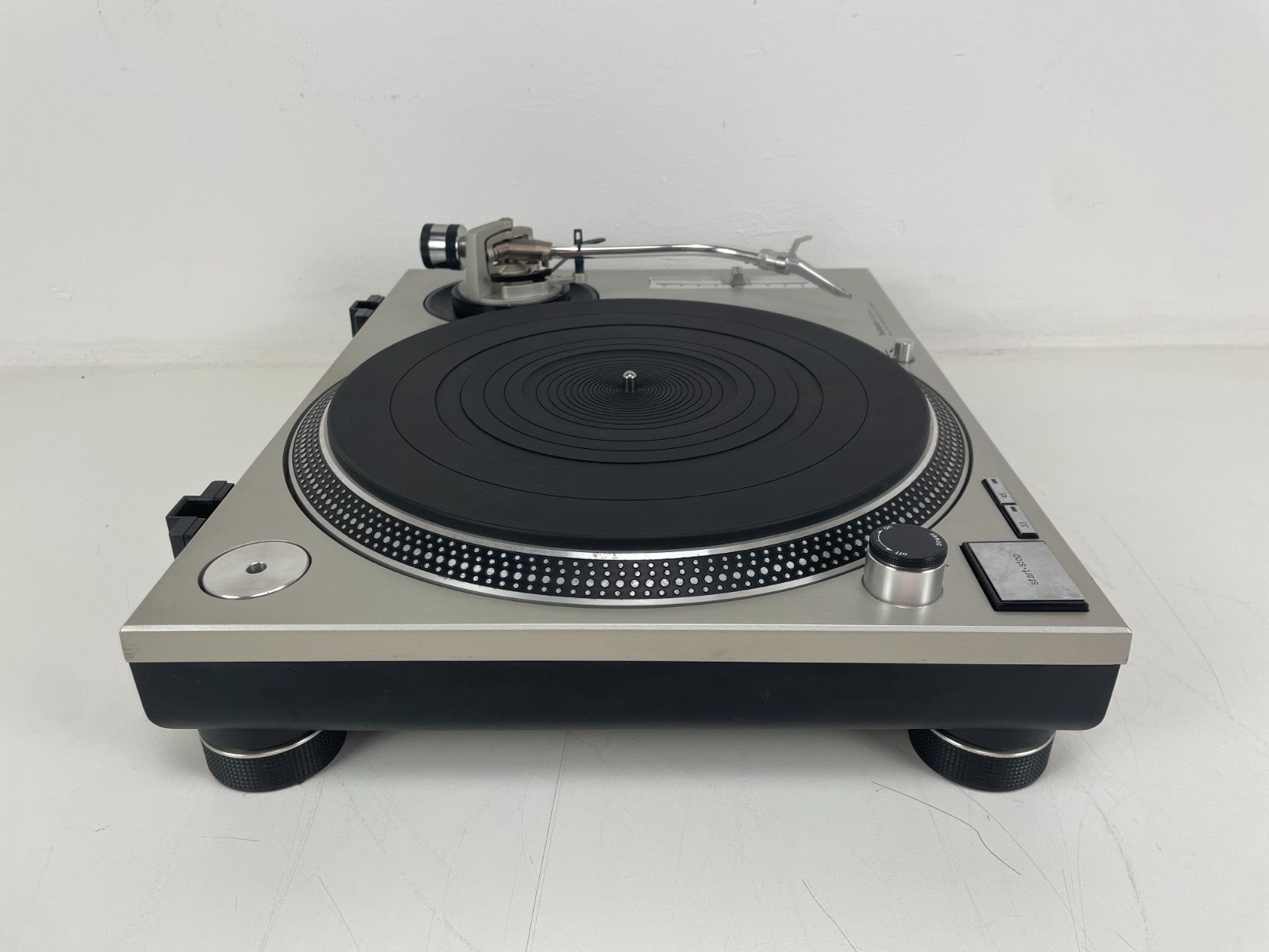 Technics SL-1200MK2 Turntable - Without Dustcover - With Ortofon Concorde