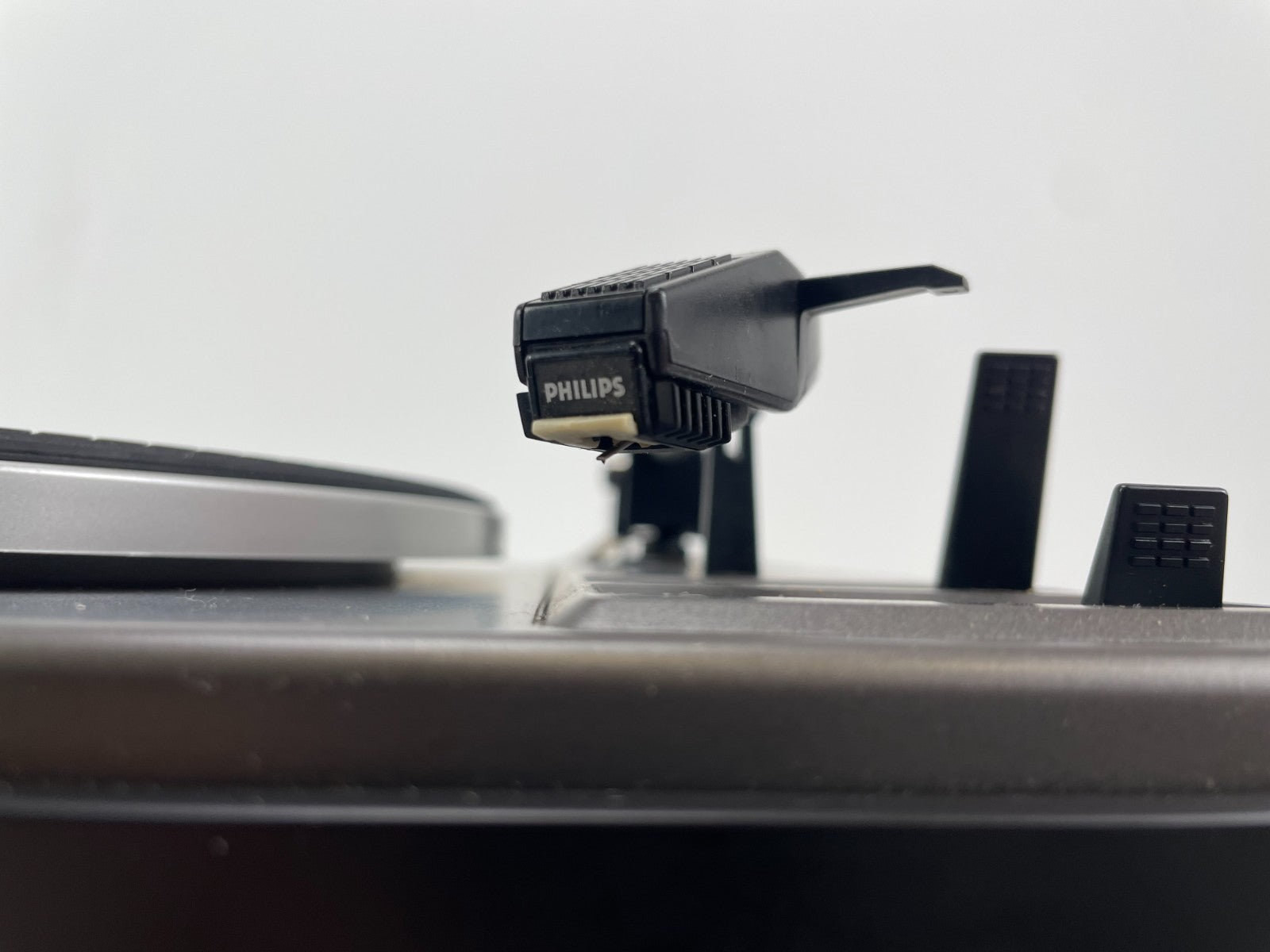 Aristona 1224 Belt Drive Turntable