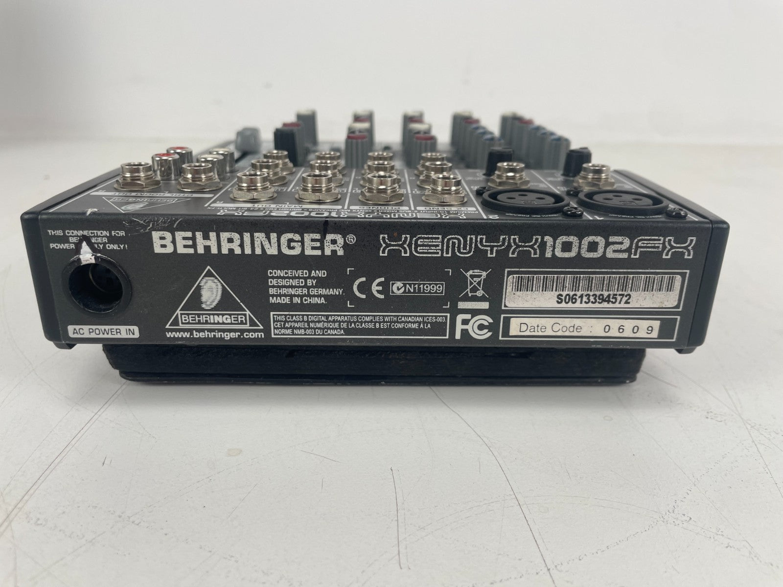 Behringer Xenyx 1002FX Mixer – Flight Case + Footswitch