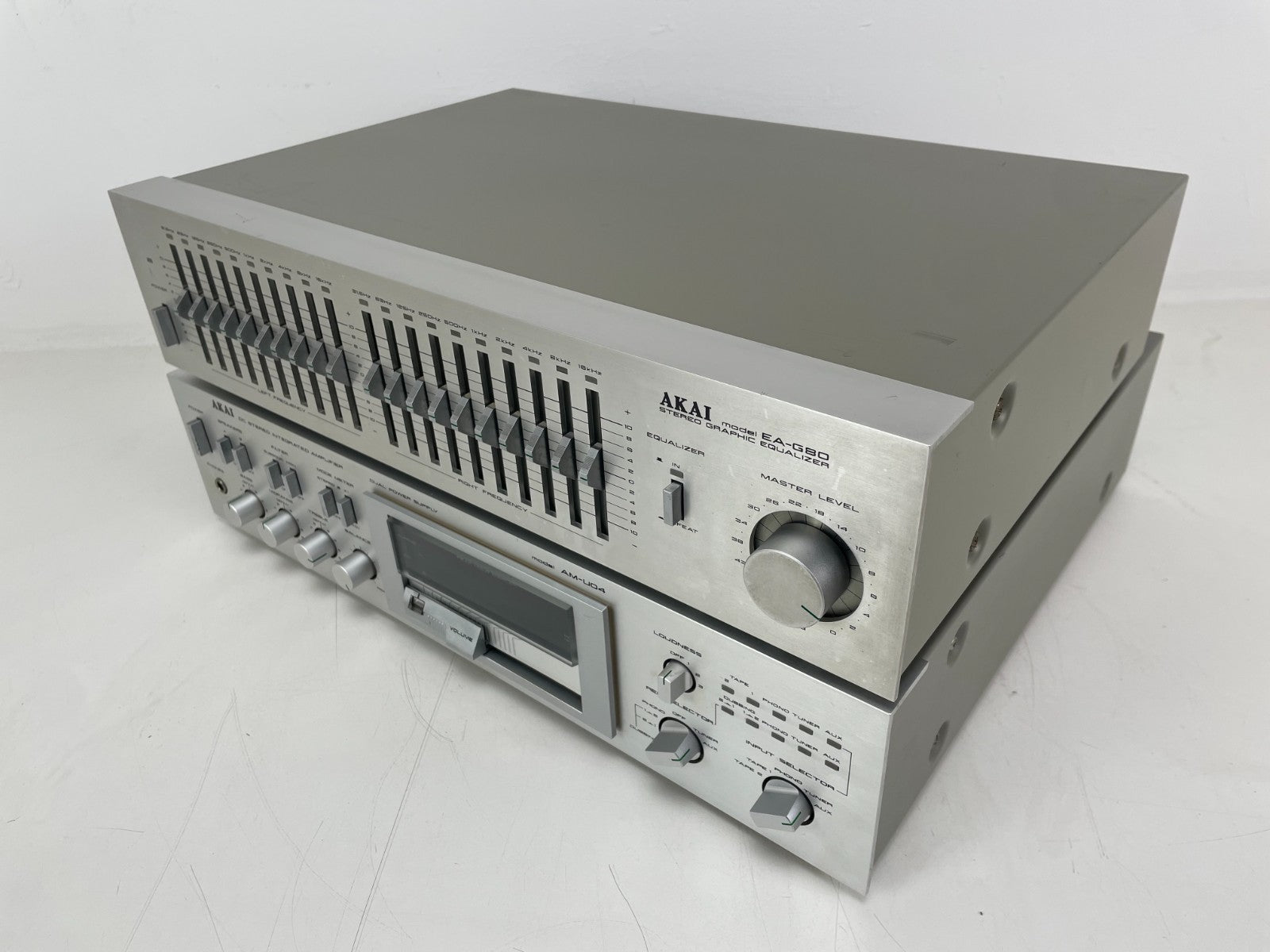 Akai EA-G80 Graphic Equalizer + AM-U04 Amplifier Set
