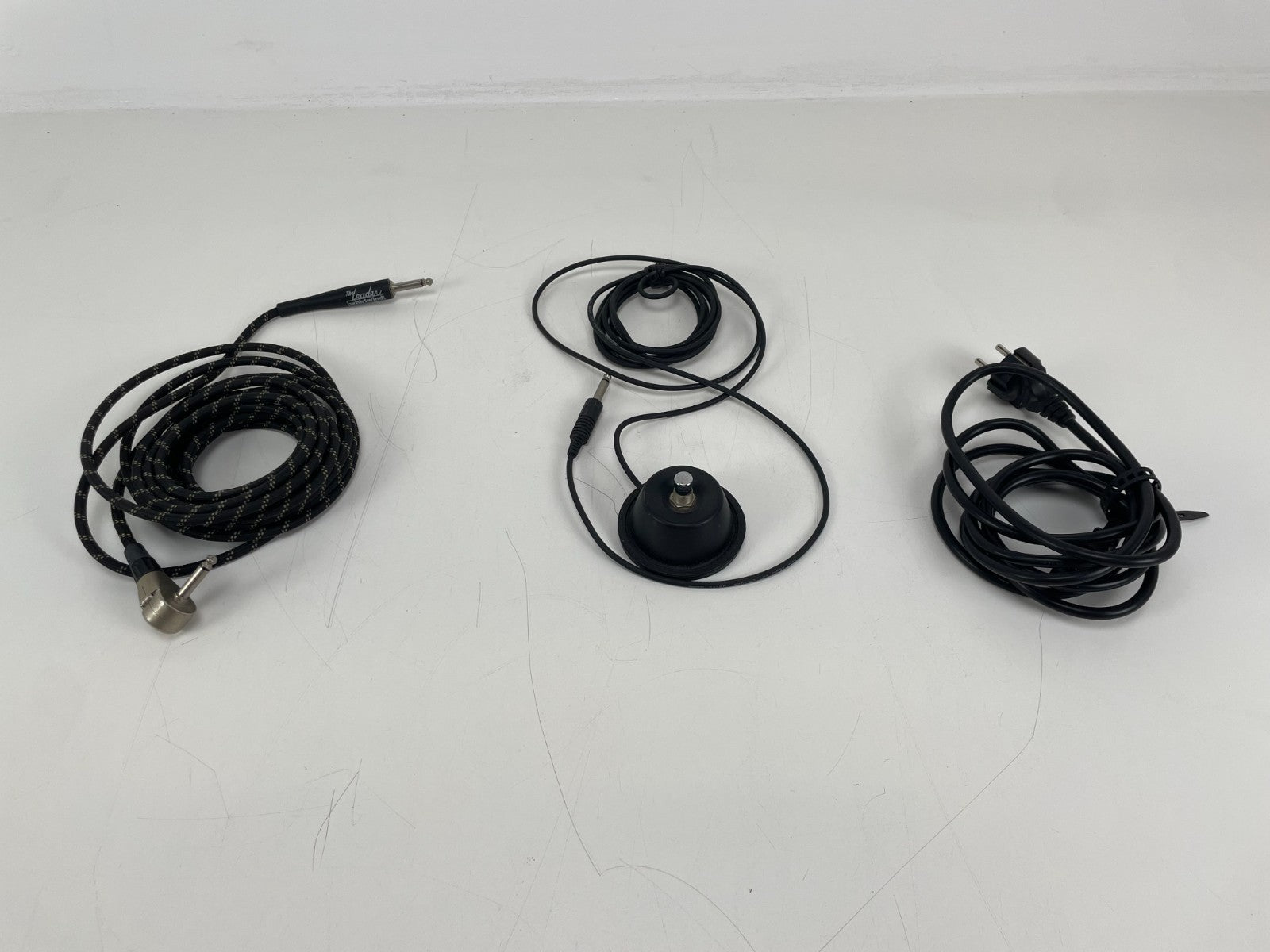 Roland Cube-40GX Guitar Amp – Mint Condition – Free Guitar Cable + Footswitch