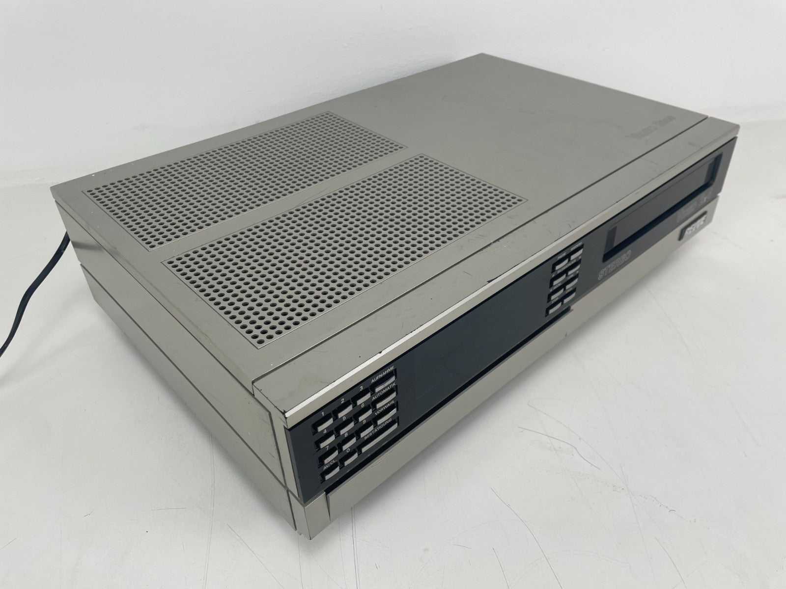 Revue Video 2000 2x4 VCR – Fully Serviced