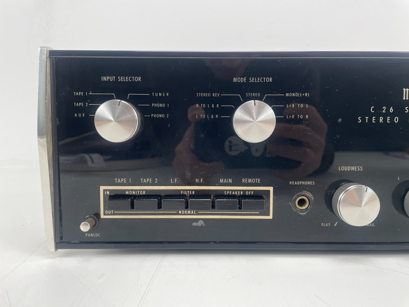 McIntosh C26 stereo voorversterker – volledig nagekeken en voorzien van nieuwe condensatoren, inclusief Nichicon-handleiding.