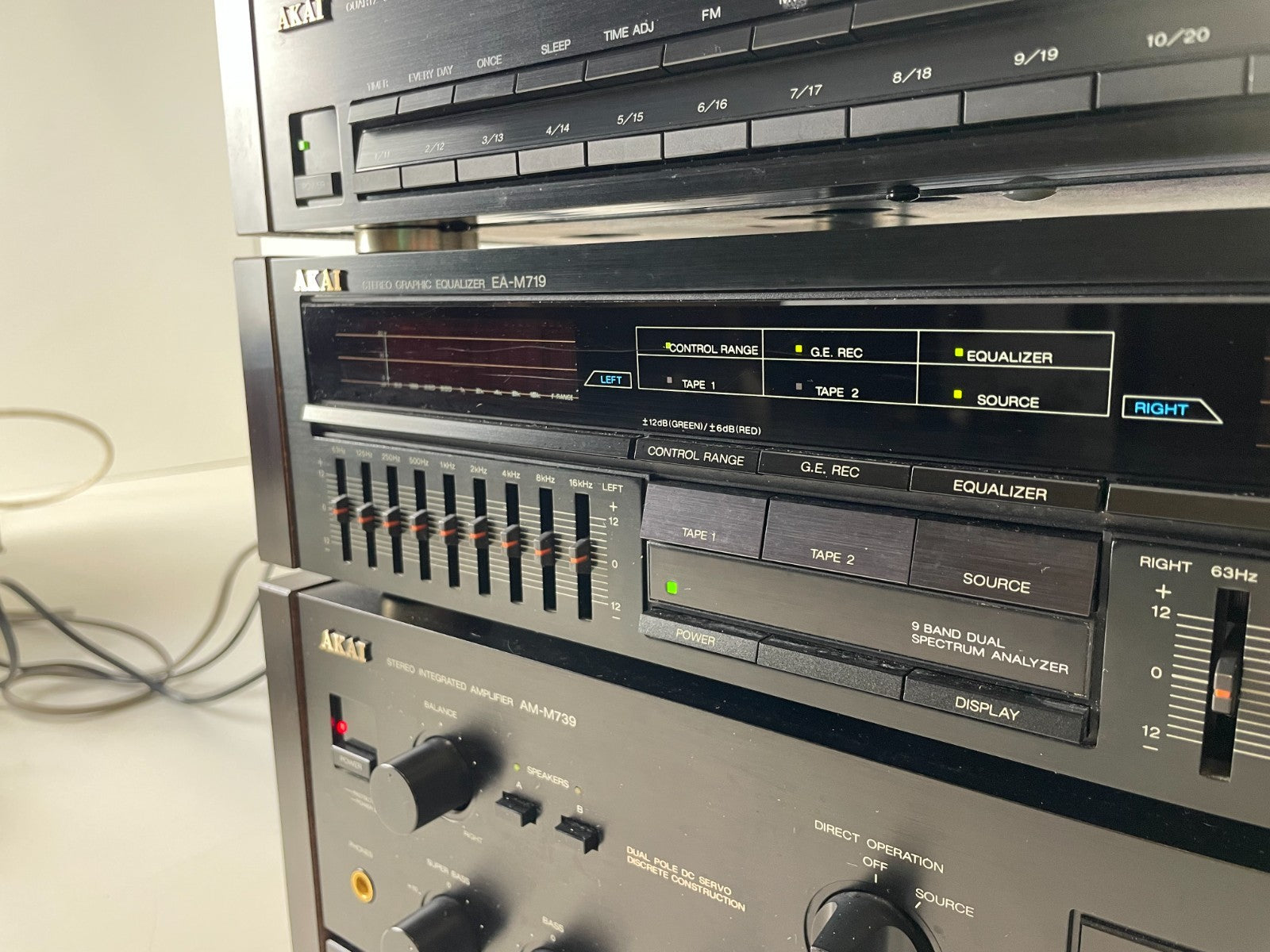 Akai AT-M739L Tuner + EA-M719 Equalizer + AM-M739 Amplifier -  Stereo Set