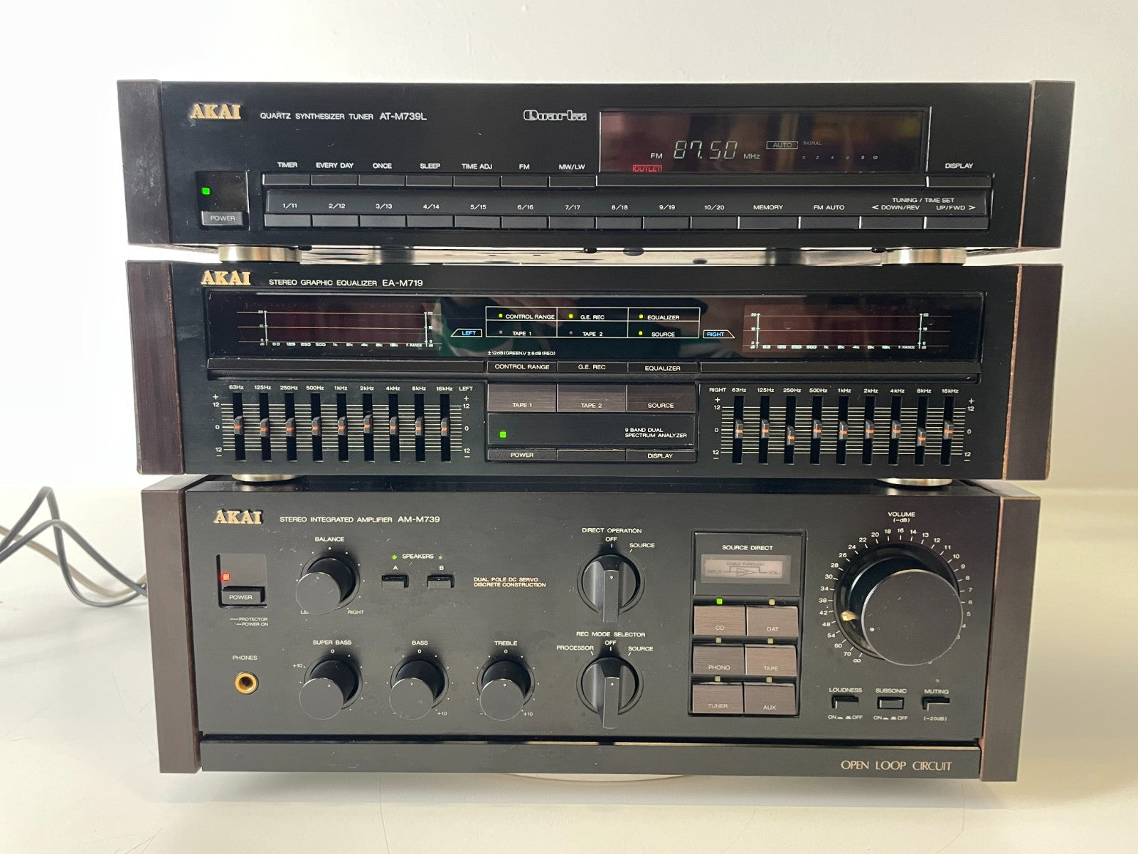 Akai AT-M739L Tuner + EA-M719 Equalizer + AM-M739 Amplifier -  Stereo Set