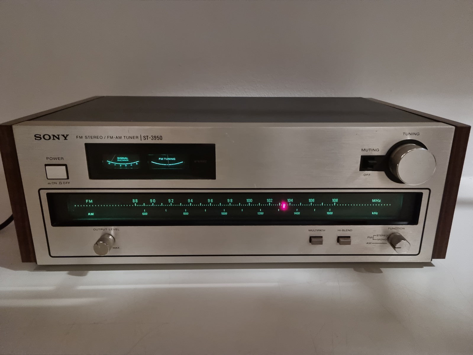 Sony ST 3950 FM Stereo / FM-AM Tuner