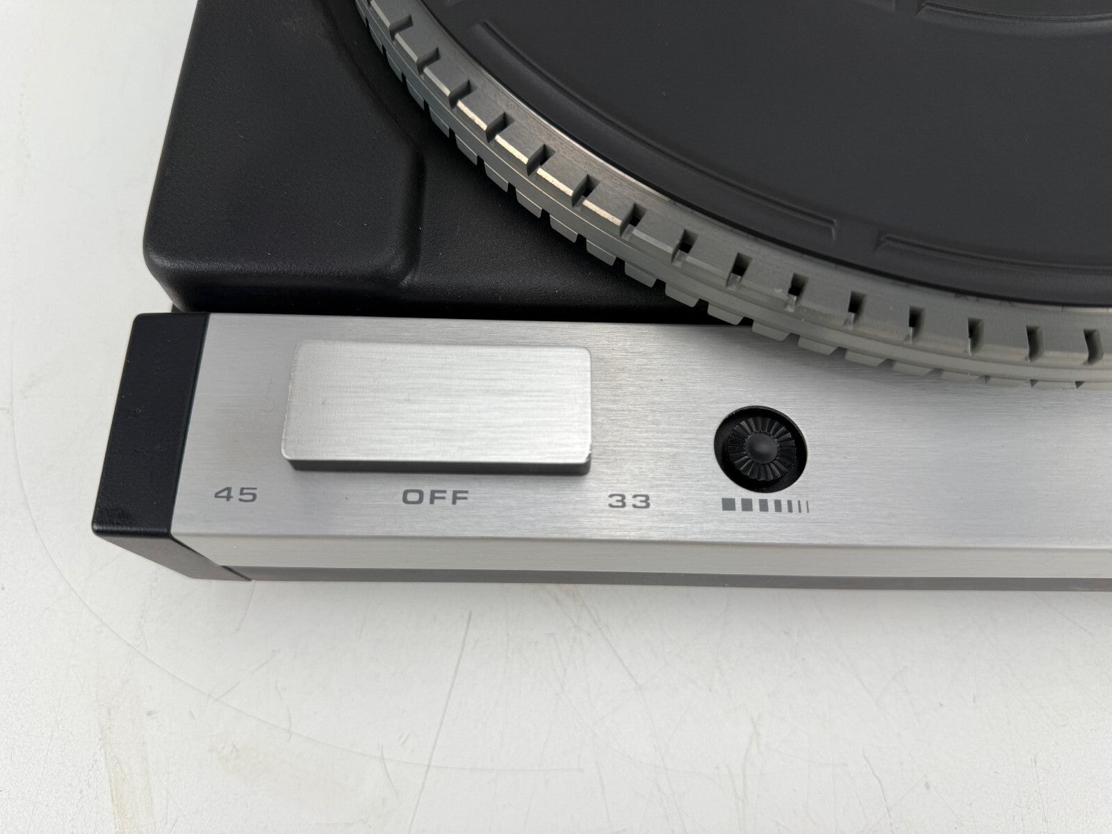 Thorens TD 115 platenspeler met riemaandrijving en Stanton 681EEE element - in originele doos