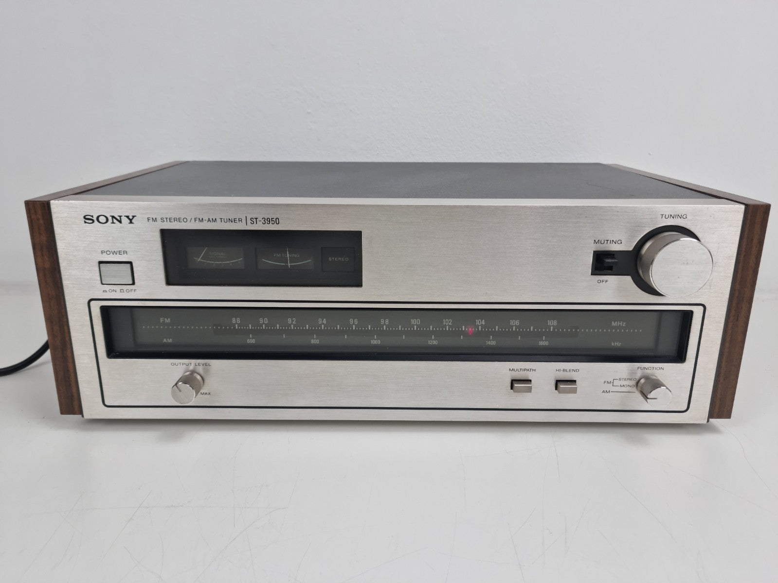 Sony ST 3950 FM Stereo / FM-AM Tuner