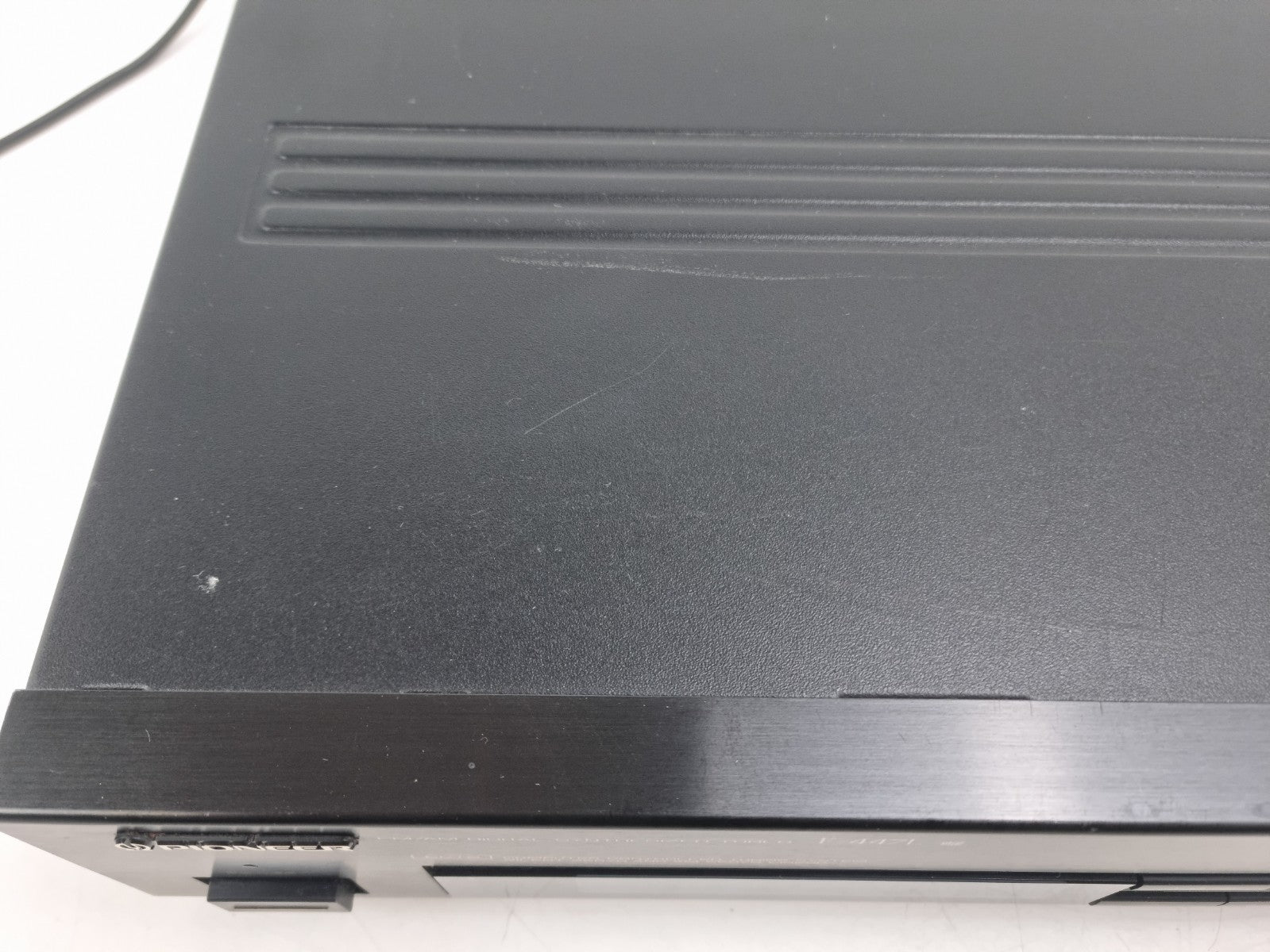 Pioneer F-447L - FM/AM Digital Synthesizer Tuner