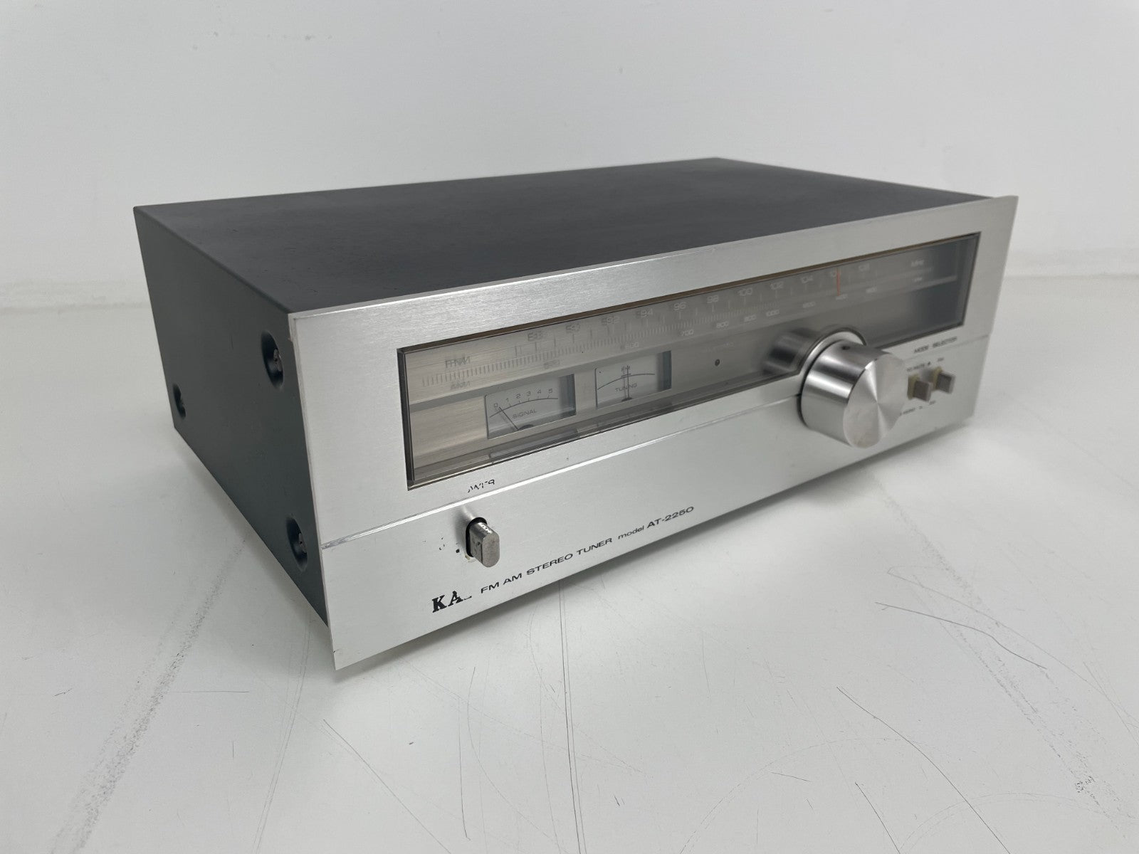 Akai AT-2250 Stereo Tuner - New scale lights