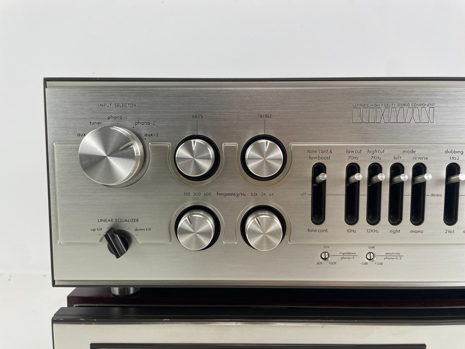 Luxman C-1000 Preamplifier + M-4000 Power Amplifier  – 1st Owner  Boxes & Manual