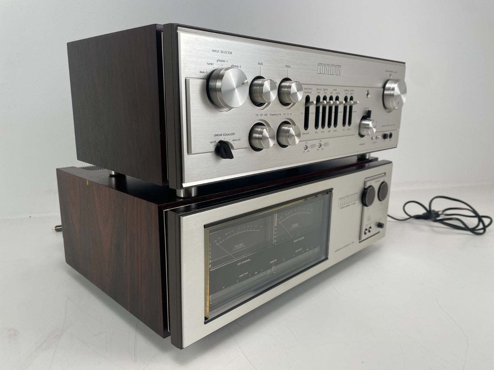 Luxman C-1000 Preamplifier + M-4000 Power Amplifier  – 1st Owner  Boxes & Manual