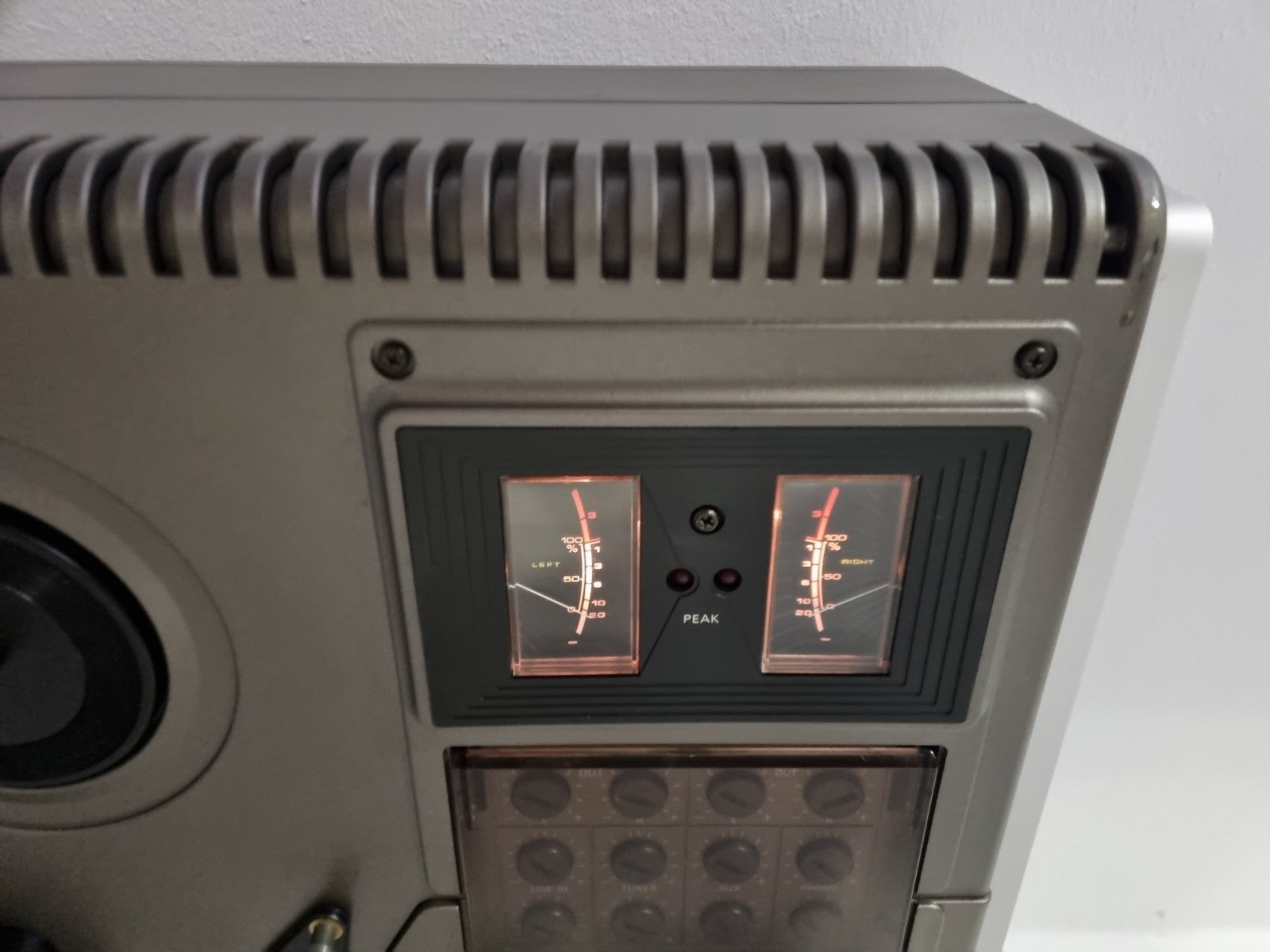 Philips N 4422 - 1/4'' Reel to Reel  Recorder- With Dustcover - With speakers