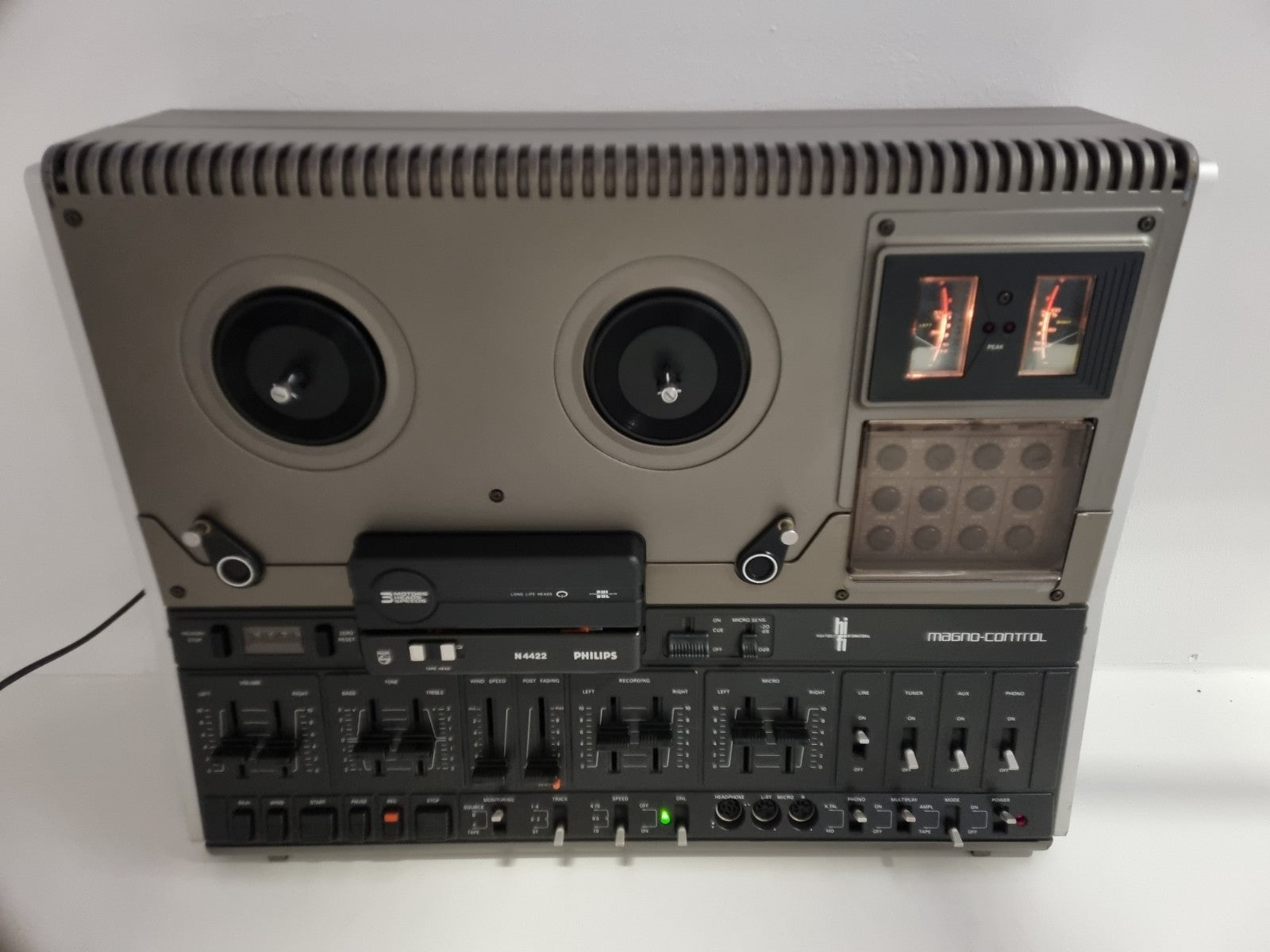 Philips N 4422 - 1/4'' Reel to Reel  Recorder- With Dustcover - With speakers