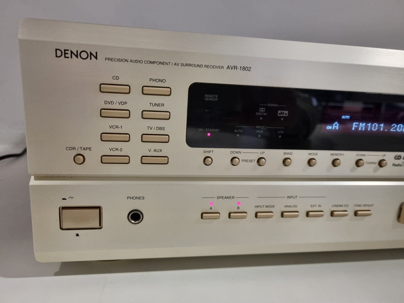 Denon AVR-1802 5.1 Stereo amplifier - Champagne