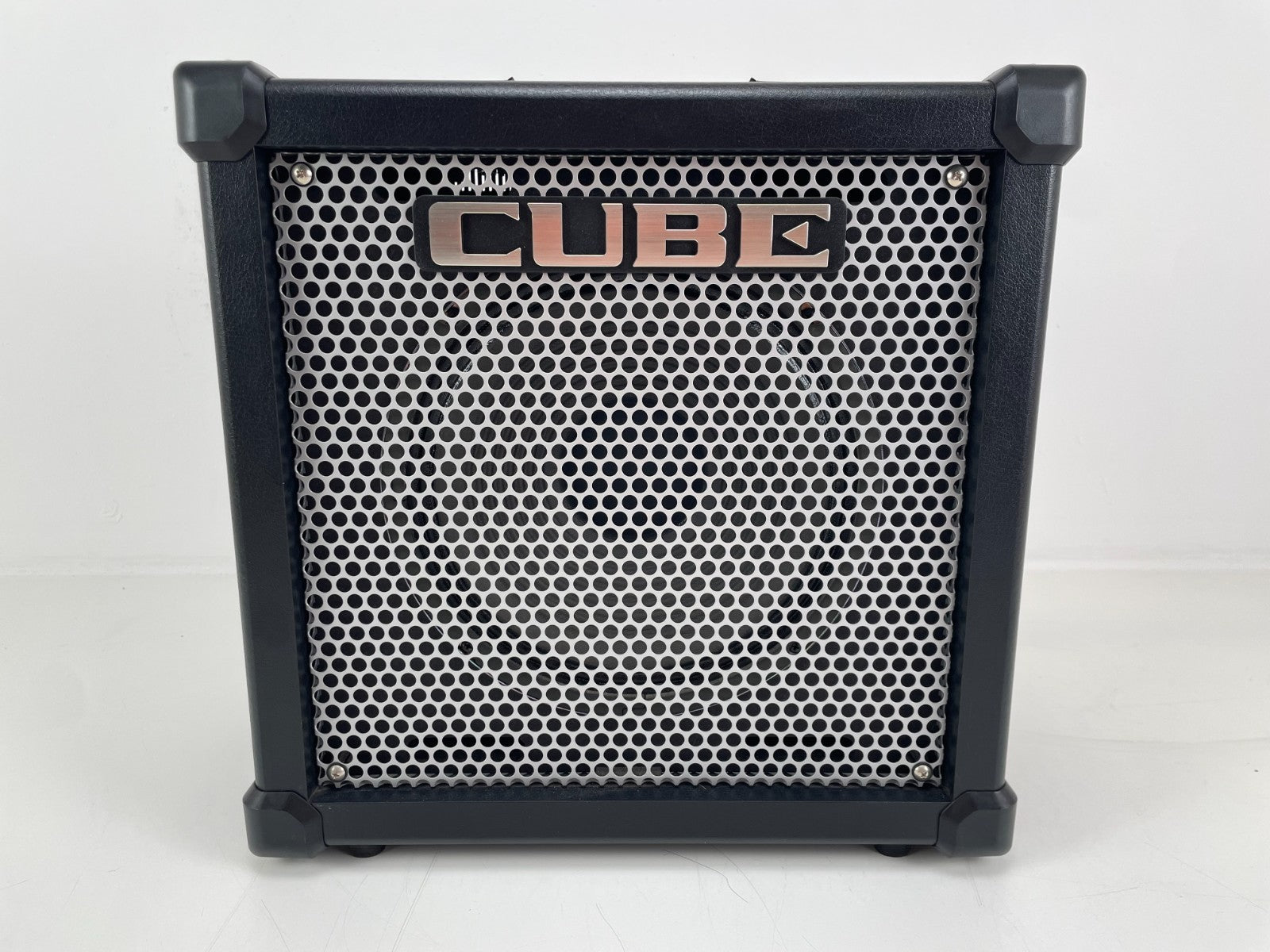 Roland Cube-40GX Guitar Amp – Mint Condition – Free Guitar Cable + Footswitch