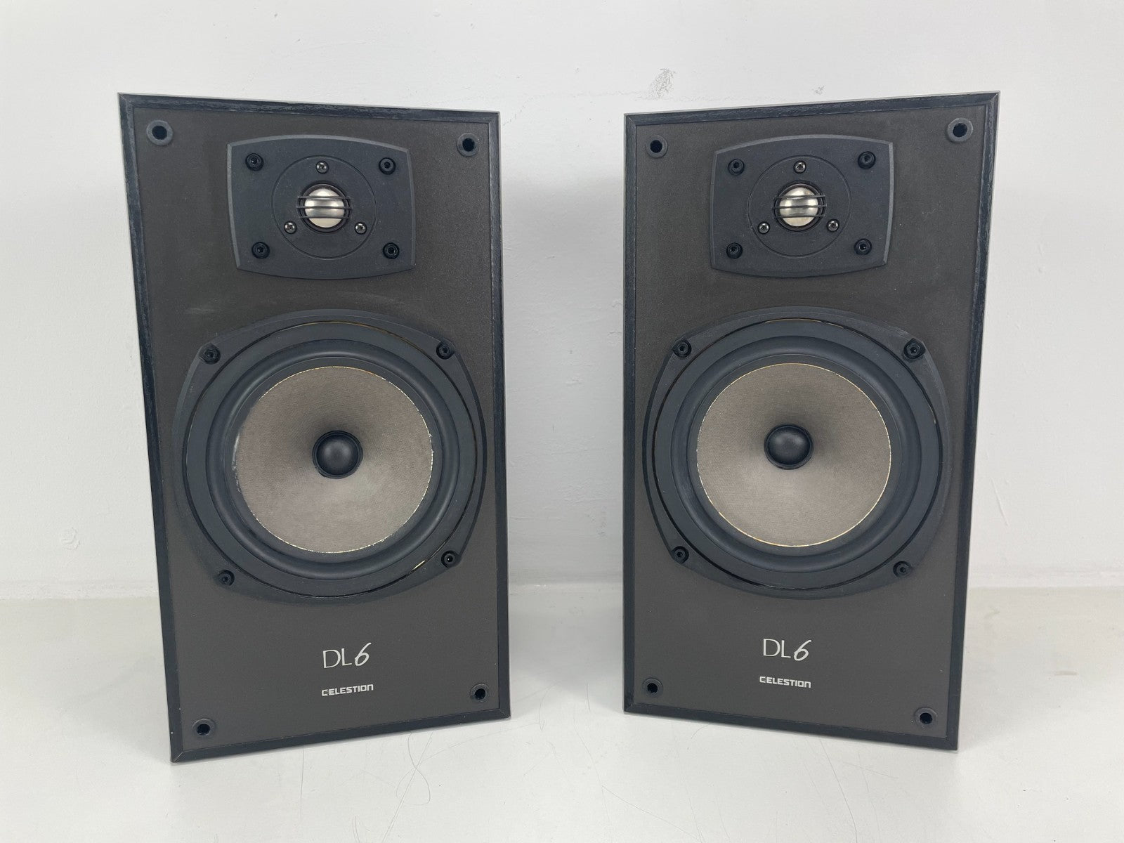 Celection DL6 Bookshelf Speakers