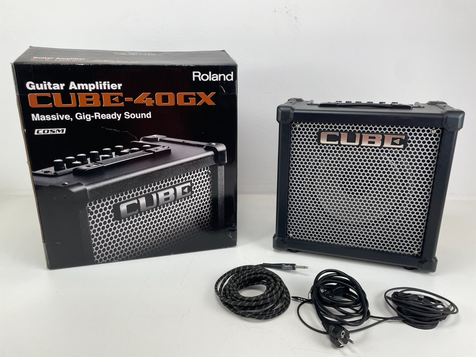 Roland Cube-40GX Guitar Amp – Mint Condition – Free Guitar Cable + Footswitch