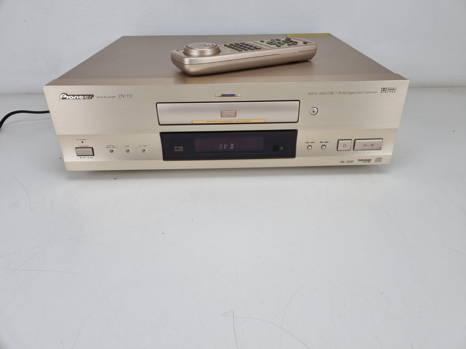 Pioneer DV-717 DVD Player96KHz 24 bit DAC/Hi-Bit - CD player with remote