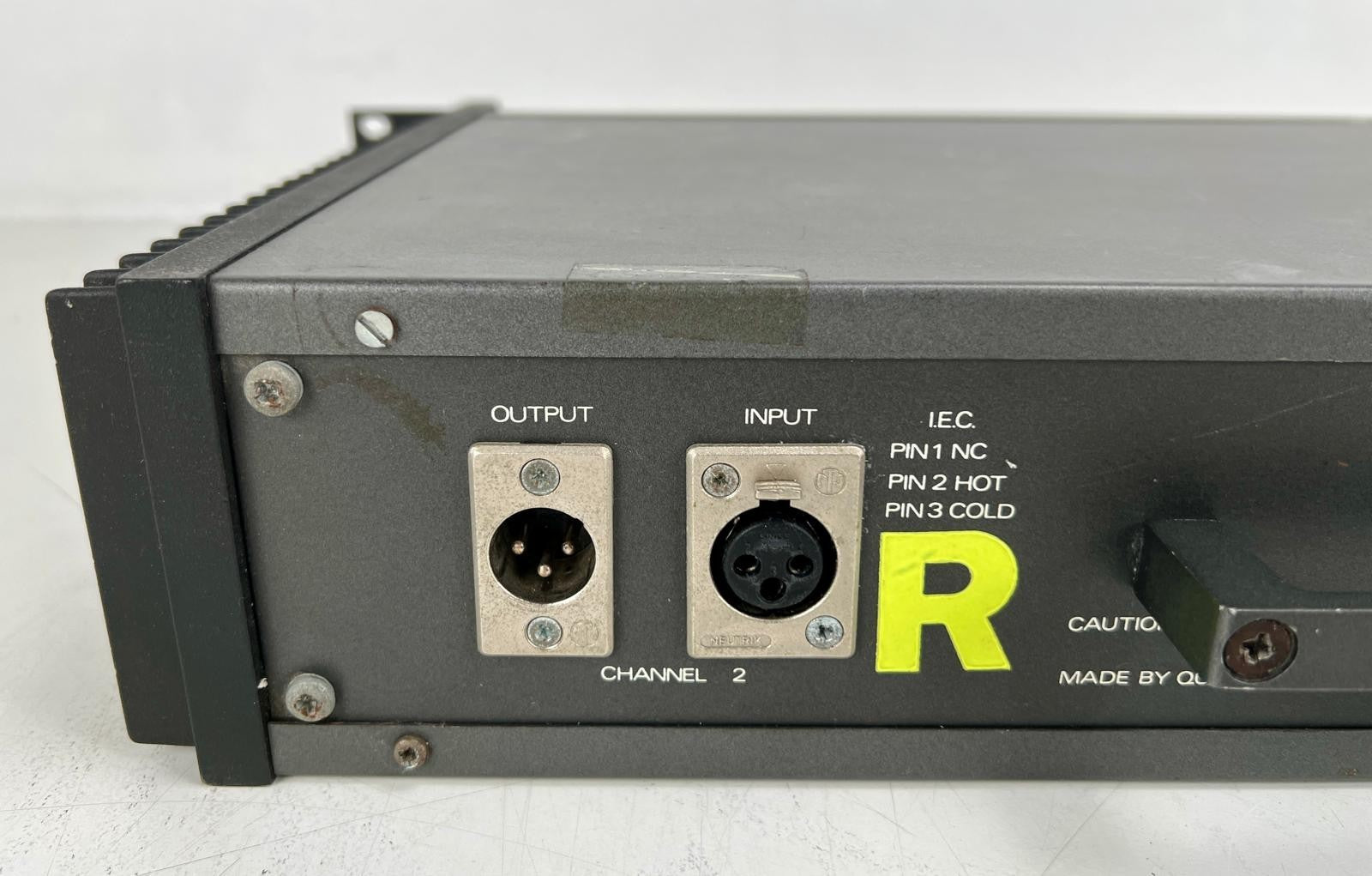 Quad 520 f Stereo-eindversterker - Professioneel met XLR-aansluitingen