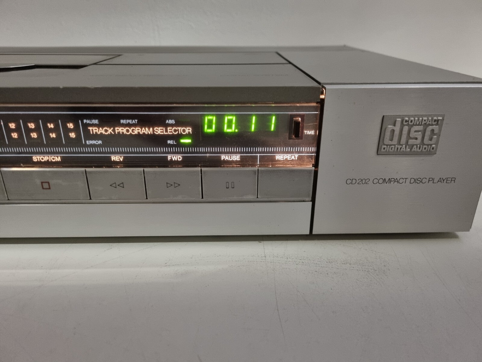 Philips CD-202 - cd-speler met laseruitlezing - Gemaakt in België - Volledig nagekeken