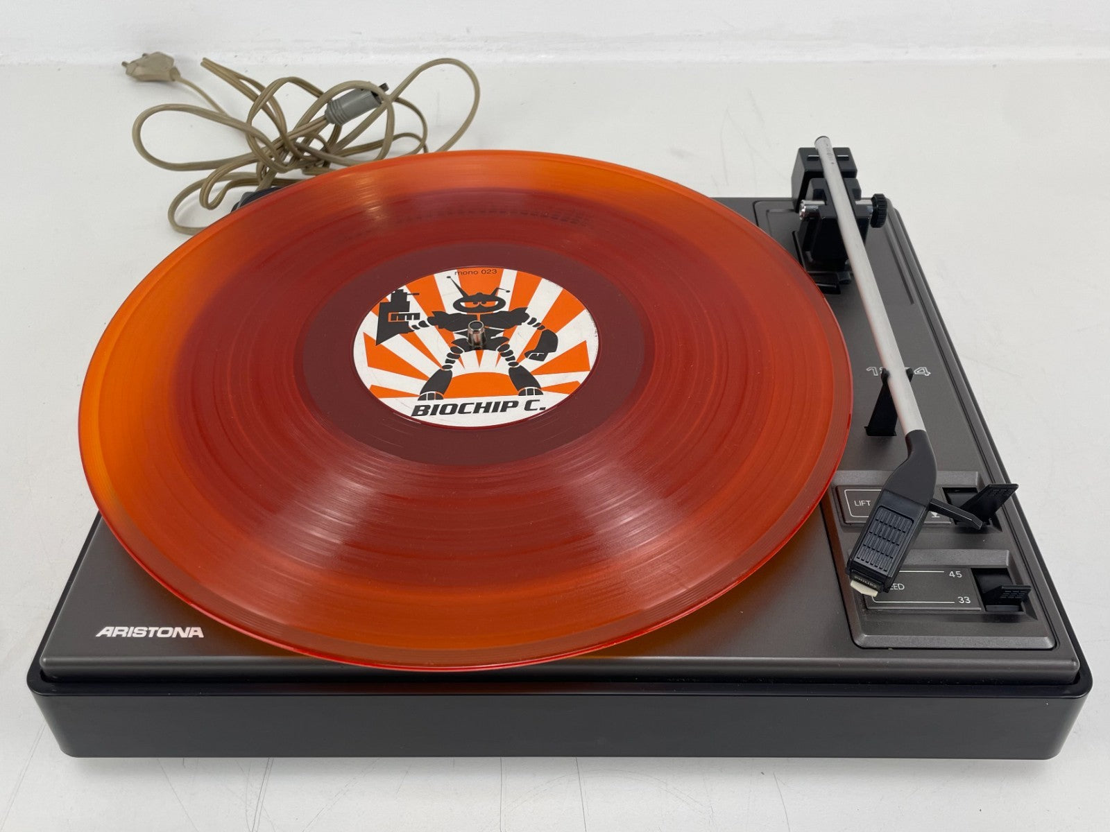 Aristona 1224 Belt Drive Turntable