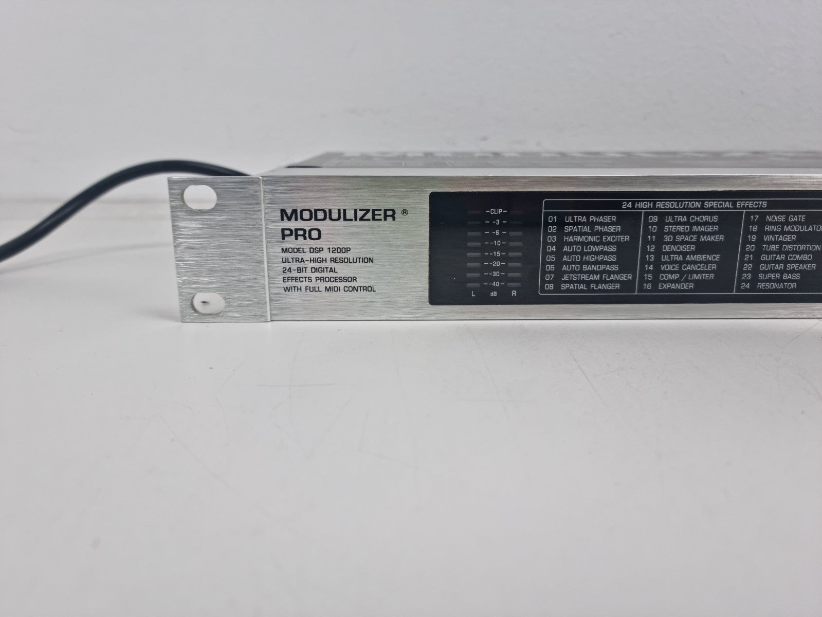 Behringer DSP 1200P Modulizer Pro - In new condition