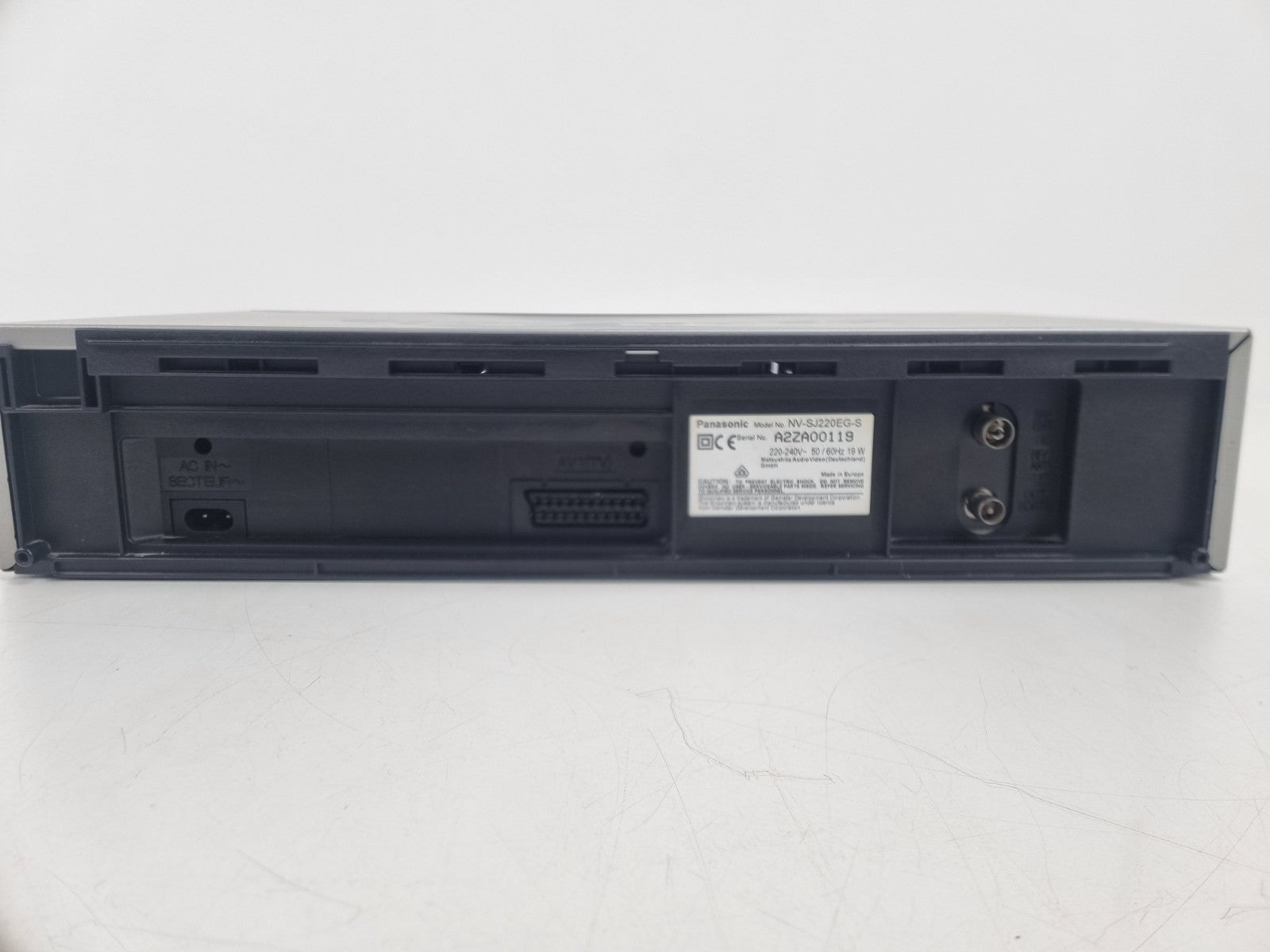 Panasonic NV-SJ220  Super Drive VHS Player With Remote