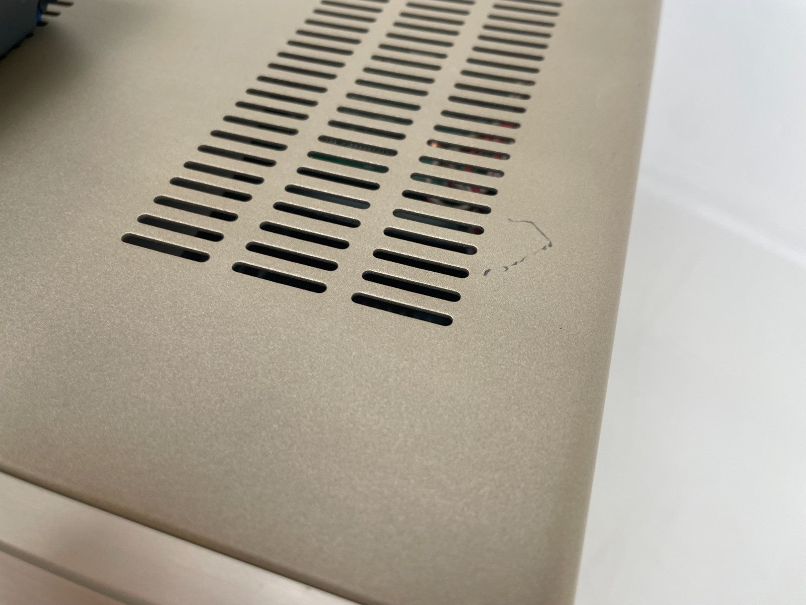 Sony N9000ES Power Amp + E9000ES ES Processor – Champagne  + Remote