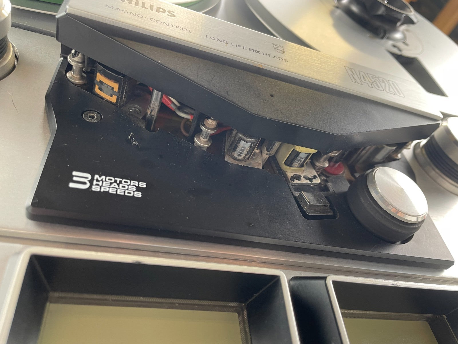 Philips N4520 spoelbandrecorder – 1/4 inch – 4 sporen – Licht onderhoud