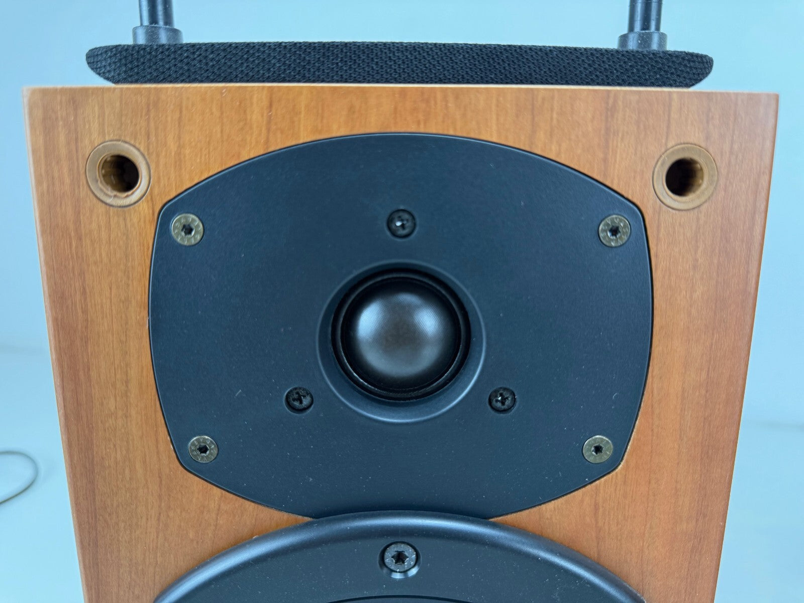 Tannoy Revolution R1 Bookshelf Speakers Set With Manual - Matched Pair - B-Wired