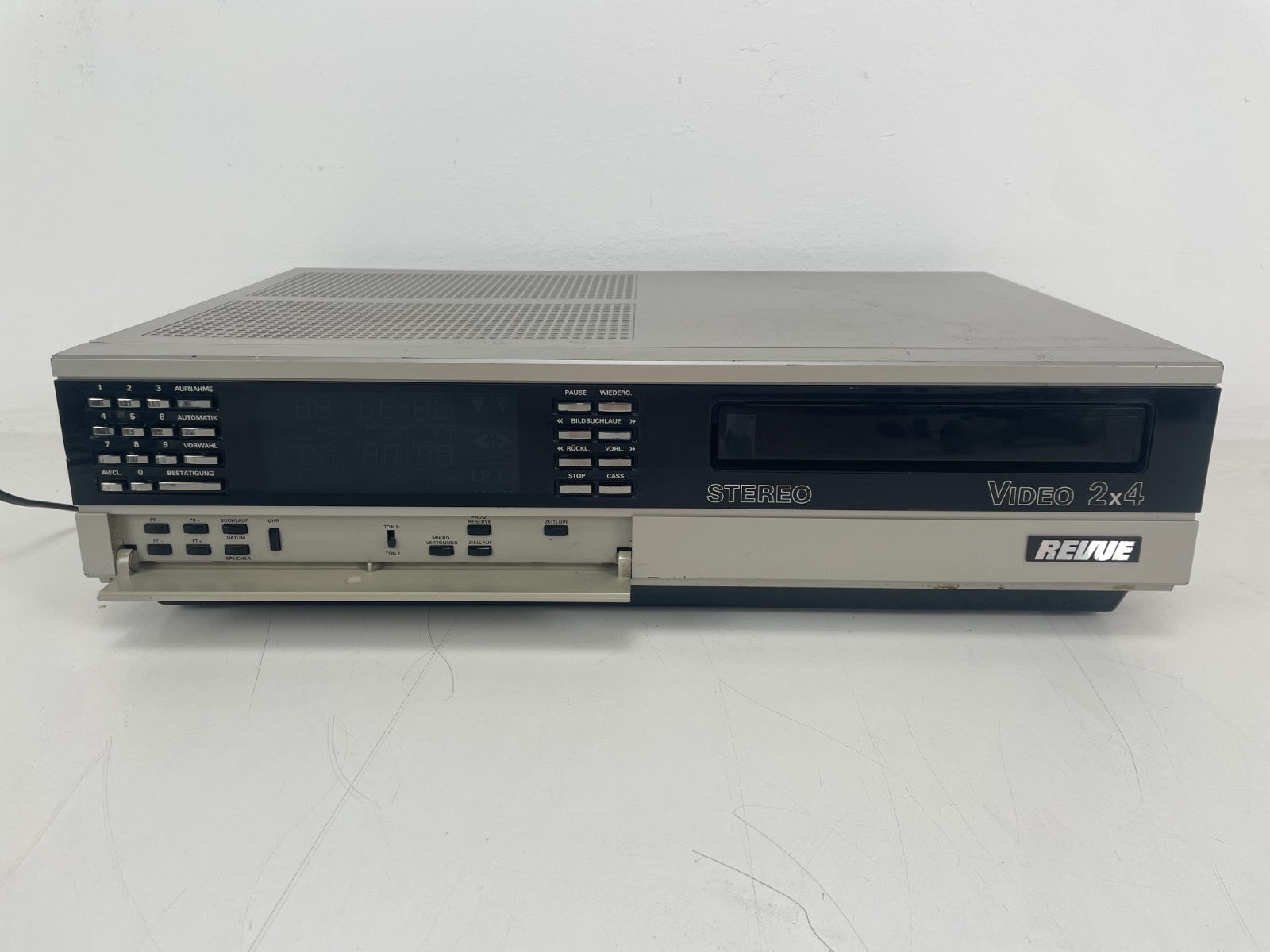 Revue Video 2000 2x4 VCR – Fully Serviced