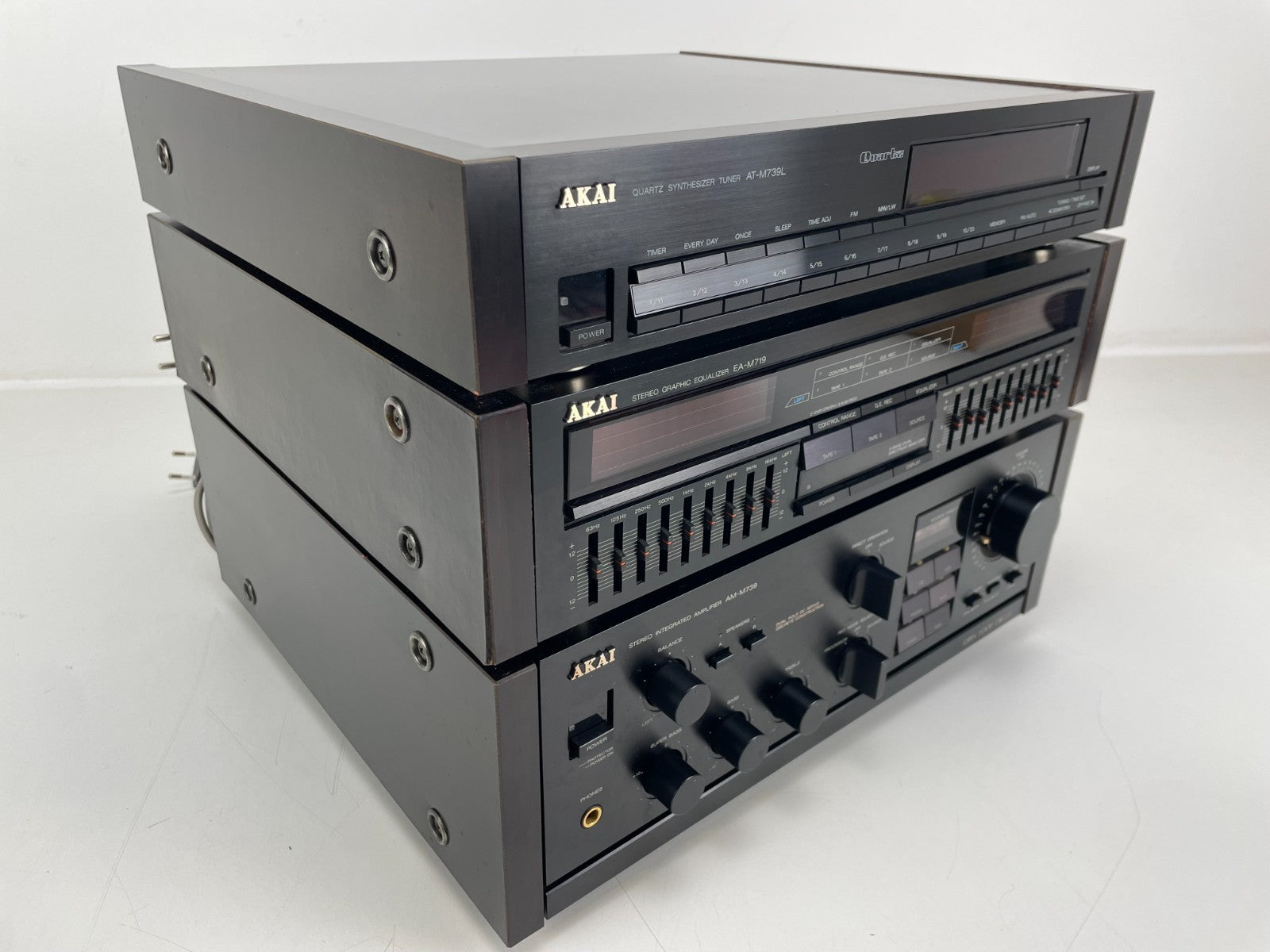 Akai AT-M739L Tuner + EA-M719 Equalizer + AM-M739 Amplifier -  Stereo Set