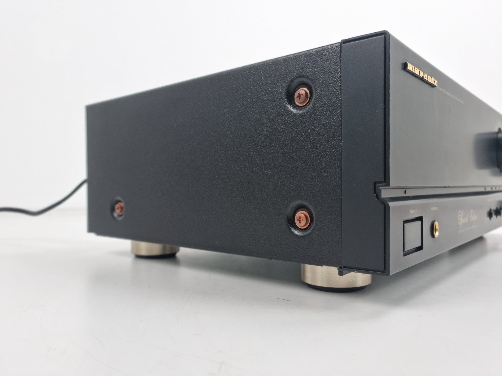 Marantz PM-40SE Stereo Integrated Amplifier- 43 watts per channel into 8Ω (stere