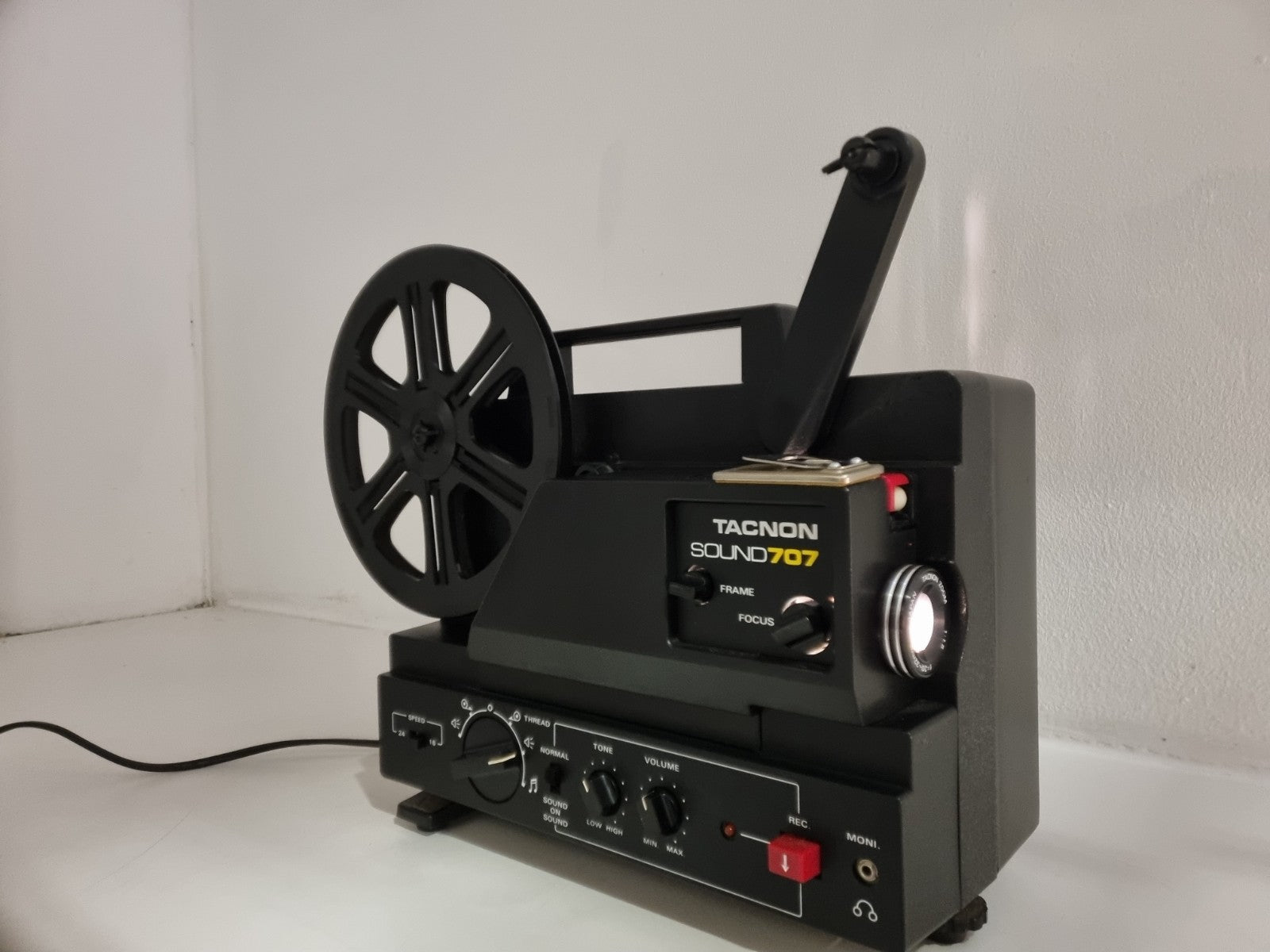 Tacnon 707 SOUND Projector - With bag and rail