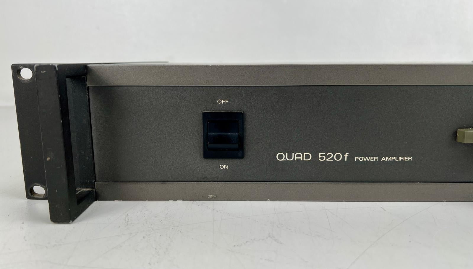 Quad 520 f Stereo-eindversterker - Professioneel met XLR-aansluitingen