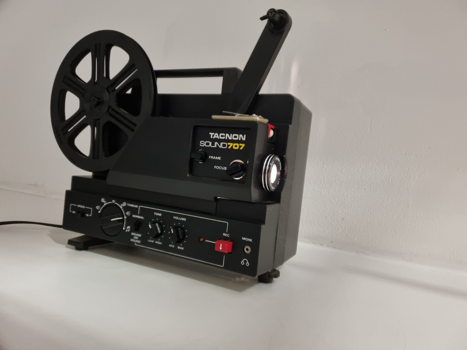 Tacnon 707 SOUND Projector - With bag and rail