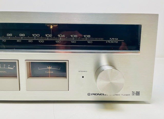 Pioneer TX-606 AM/FM Stereo Tuner - New scale lights