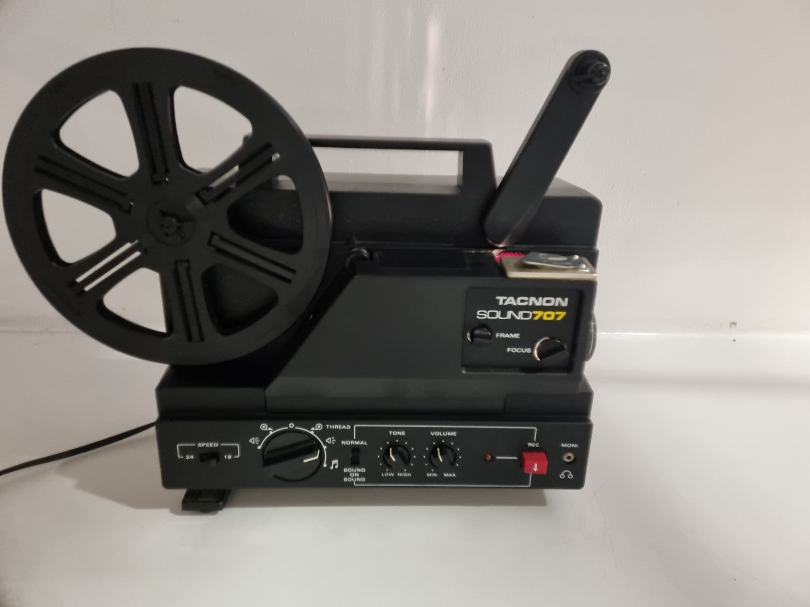Tacnon 707 SOUND Projector - With bag and rail